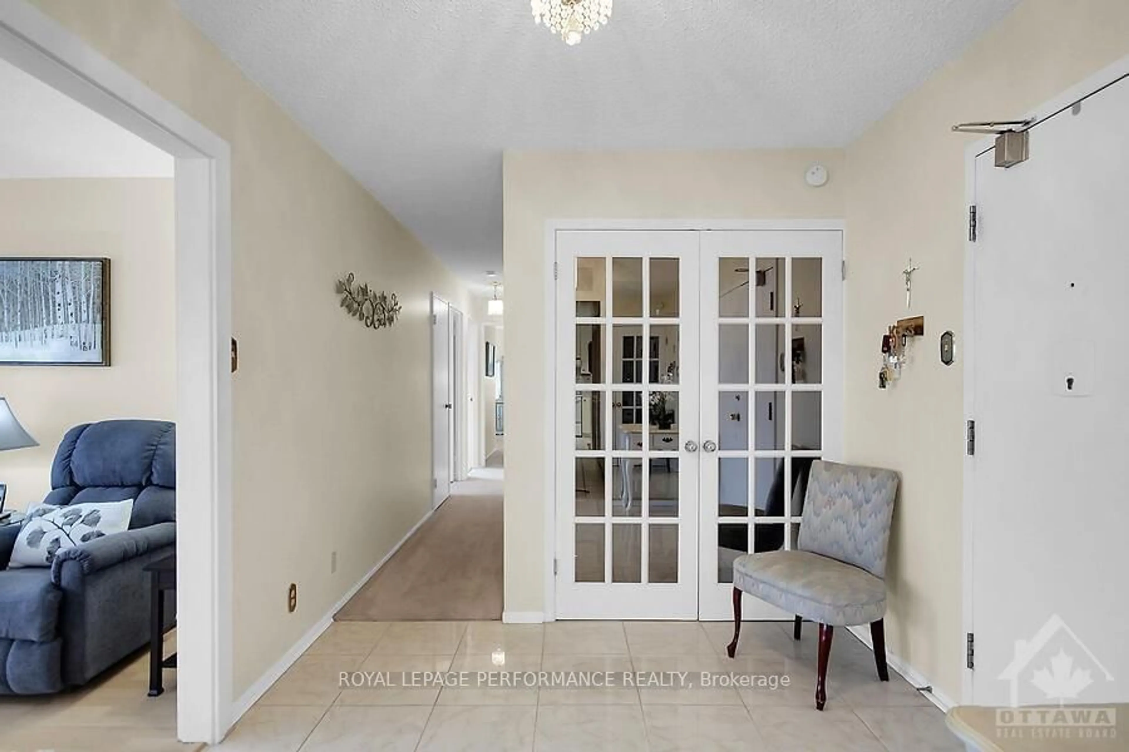 Indoor entryway, wood floors for 1285 CAHILL Dr #2101, Hunt Club - South Keys and Area Ontario K1V 9A7