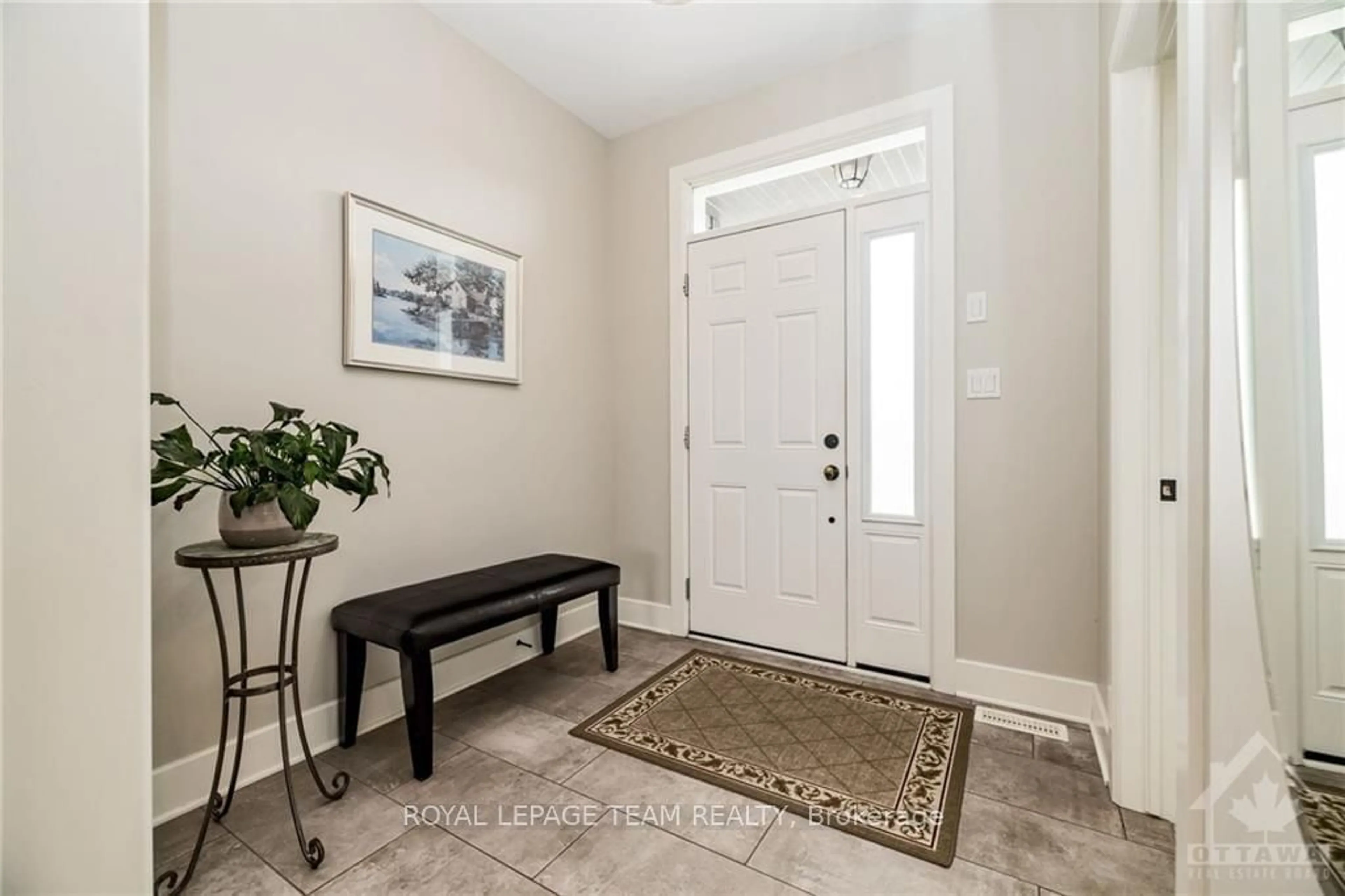 Indoor entryway, wood floors for 342 PINEHILL Rd, North Grenville Ontario K0G 1J0