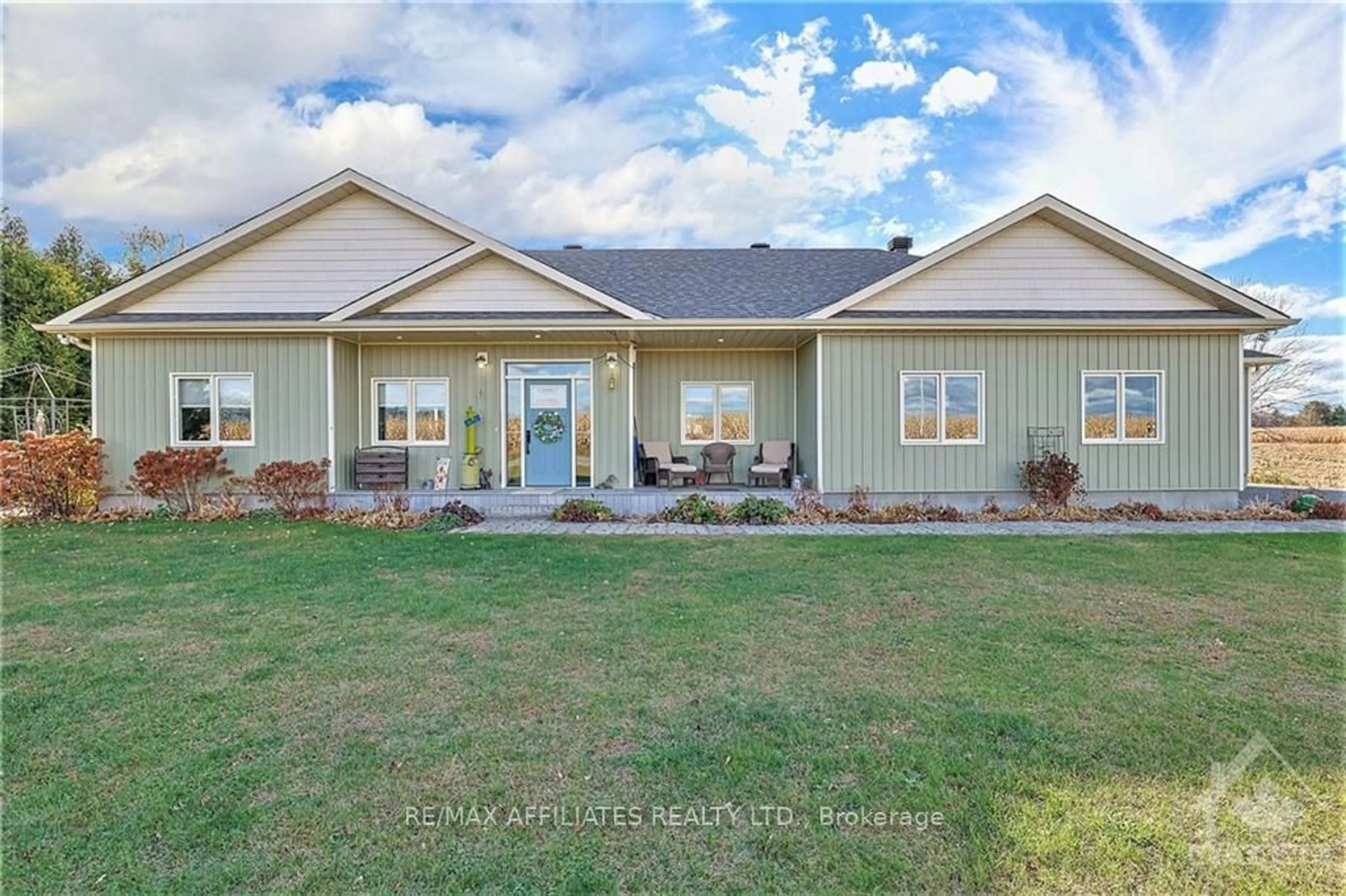 Frontside or backside of a home, the front or back of building for 100 SUMMERS Rd, Rideau Lakes Ontario K0G 1E0