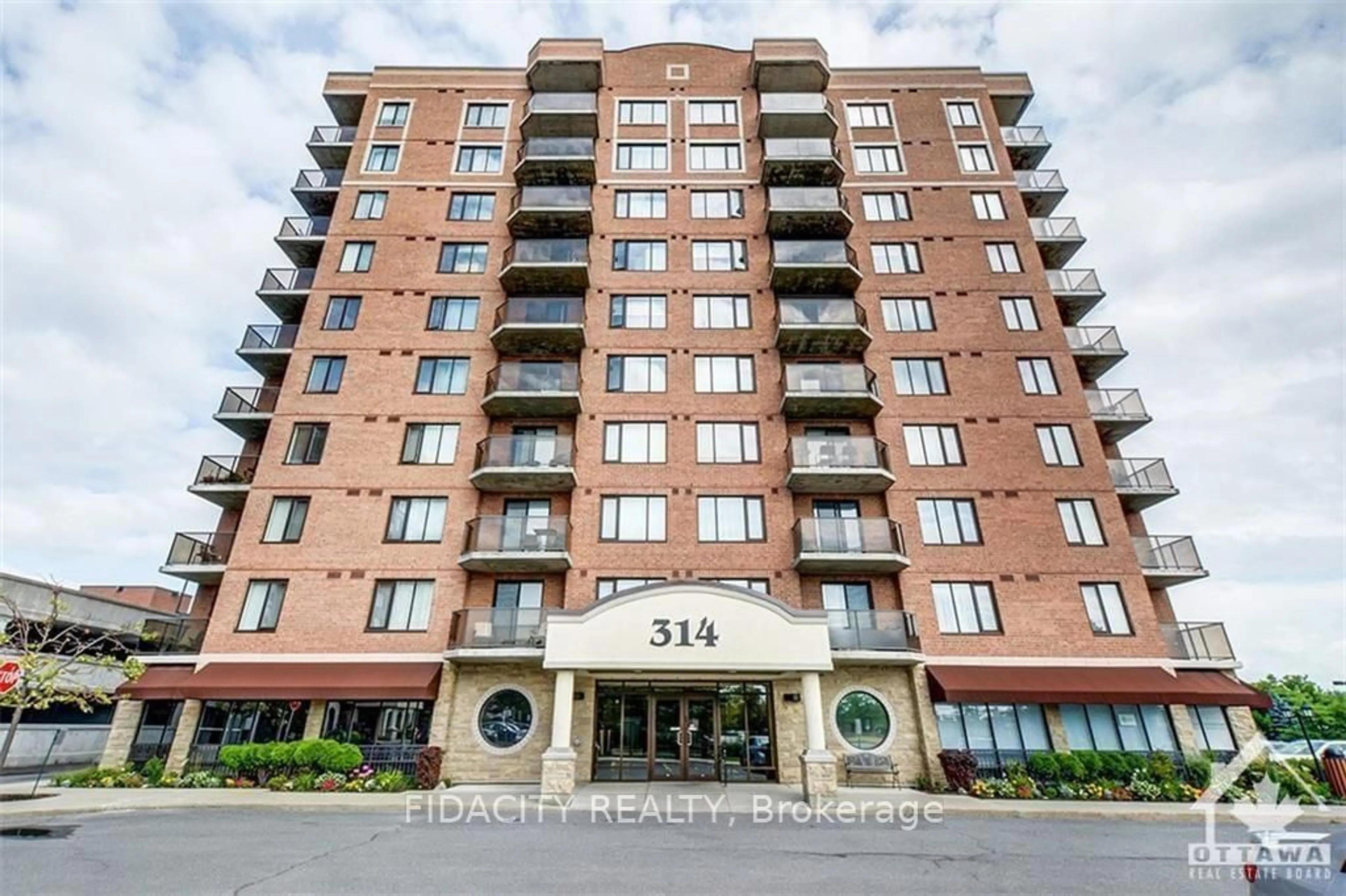 A pic from exterior of the house or condo, the front or back of building for 314 CENTRAL PARK Dr #307, Carlington - Central Park Ontario K2C 4G4