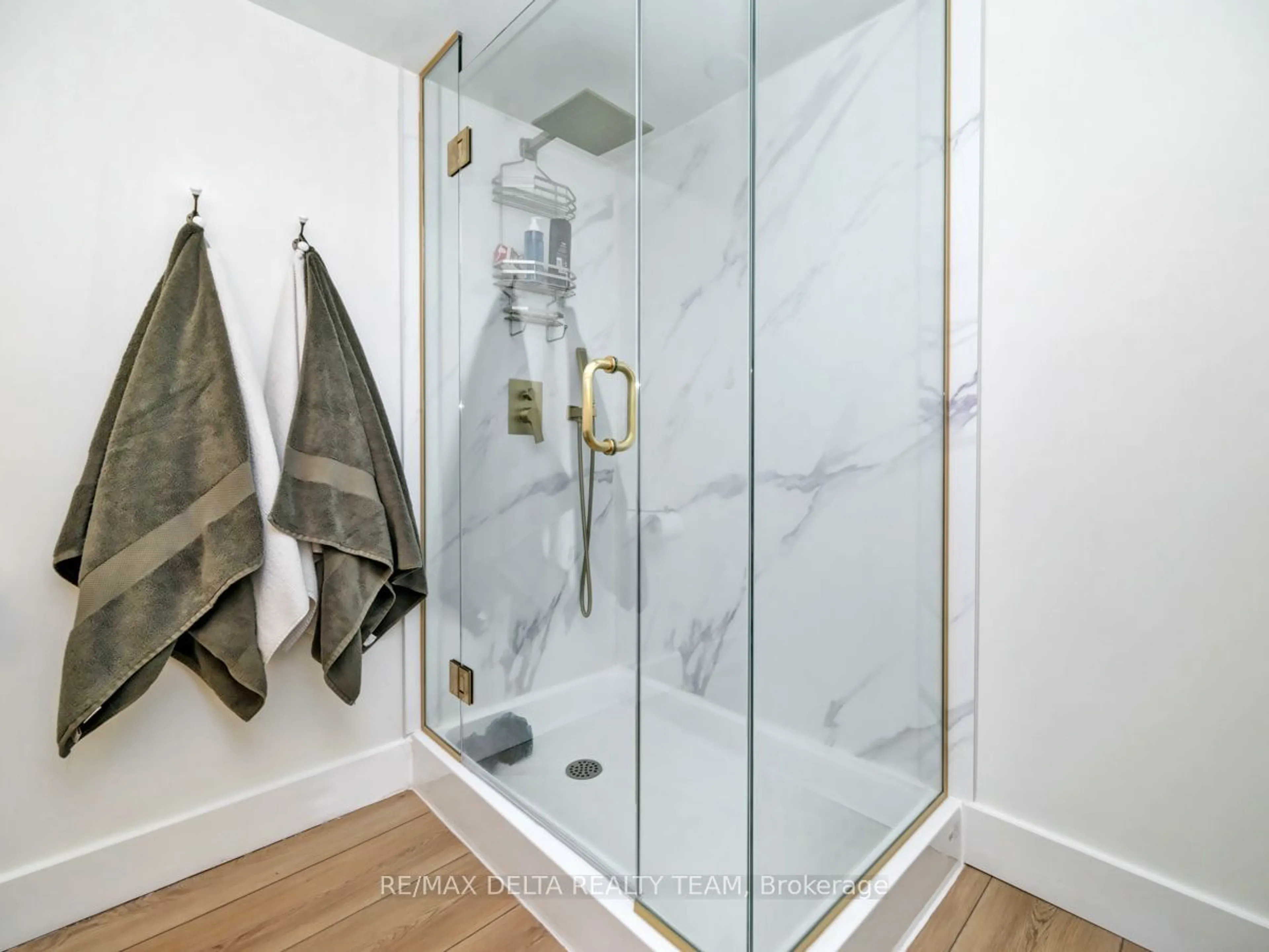 Contemporary bathroom, ceramic/tile floor for 1787 KINGSDALE Ave, Blossom Park - Airport and Area Ontario K1T 1H7