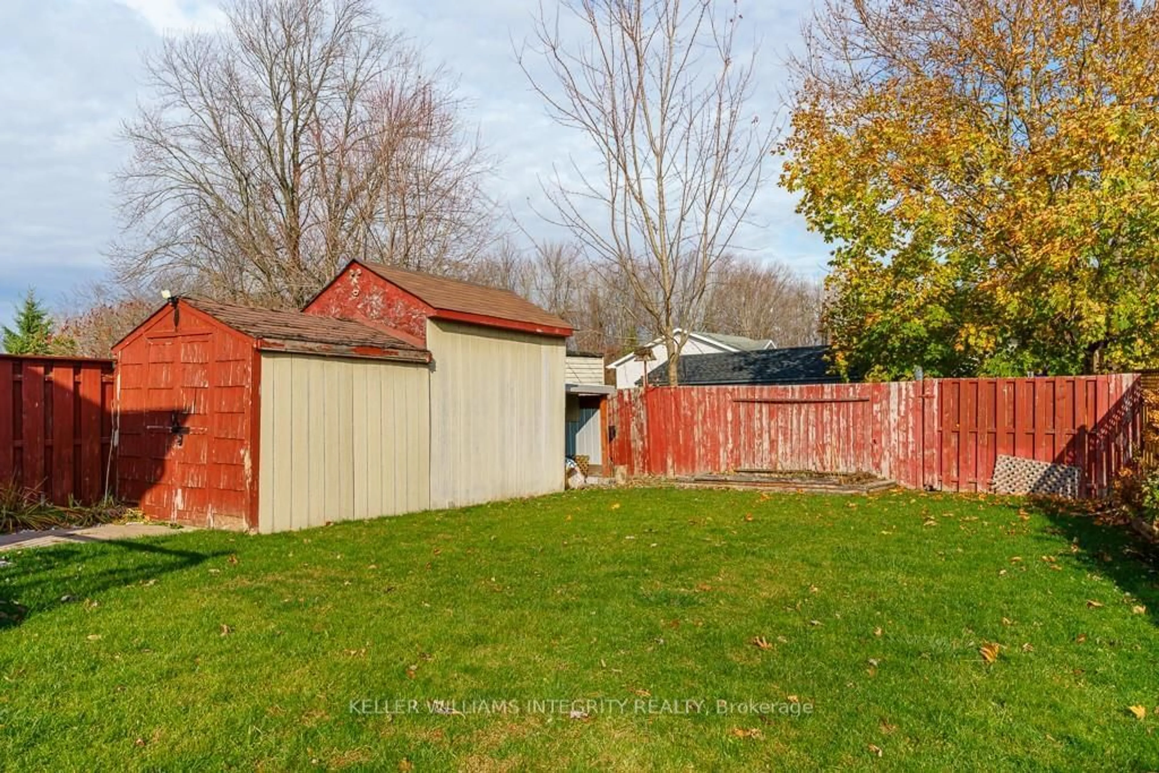 Shed for 720 LYNN St, Cornwall Ontario K6H 7E4