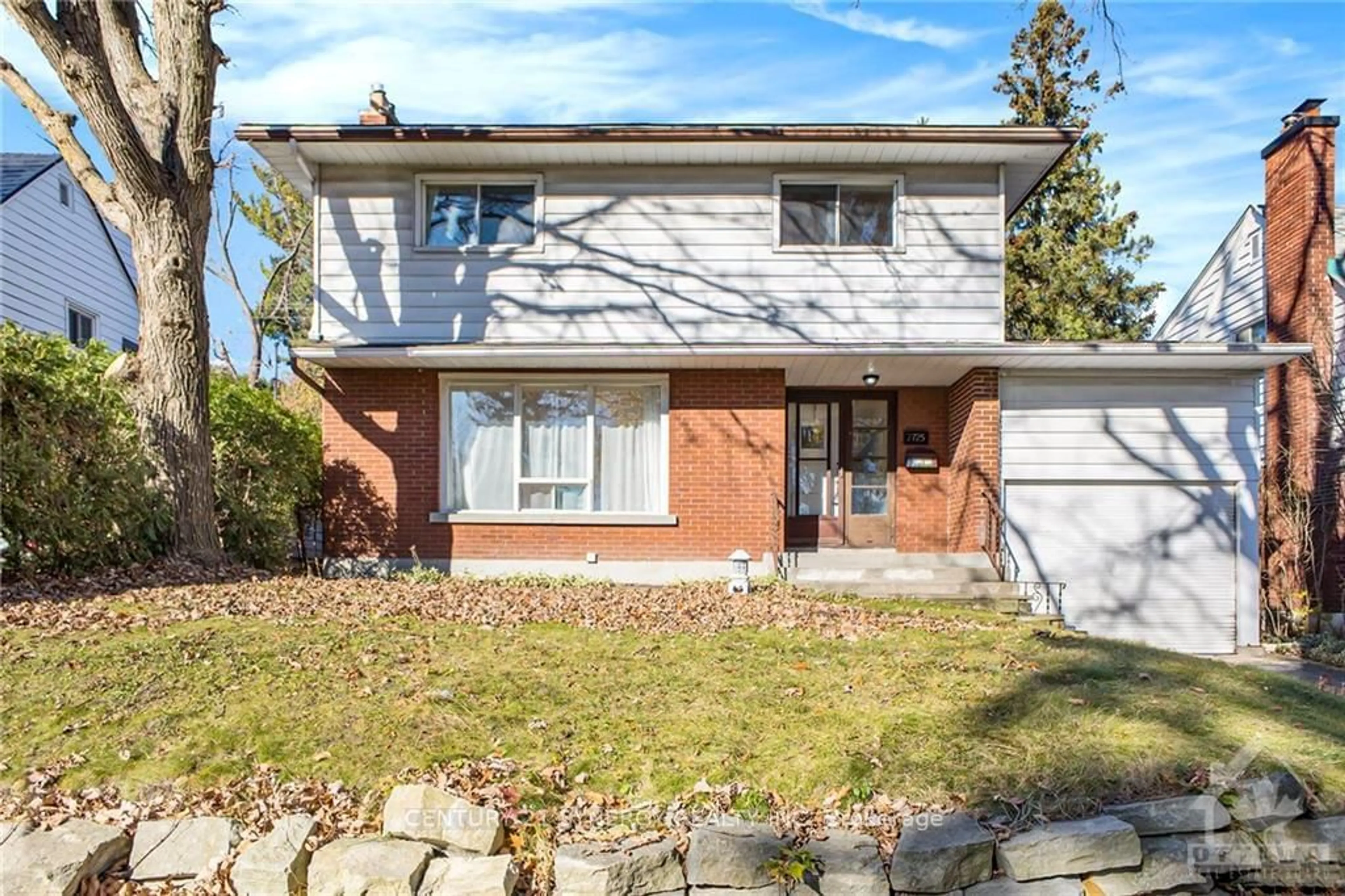 Frontside or backside of a home, cottage for 2725 KELLY Ave, Britannia Heights - Queensway Terrace N and Area Ontario K2B 7V2