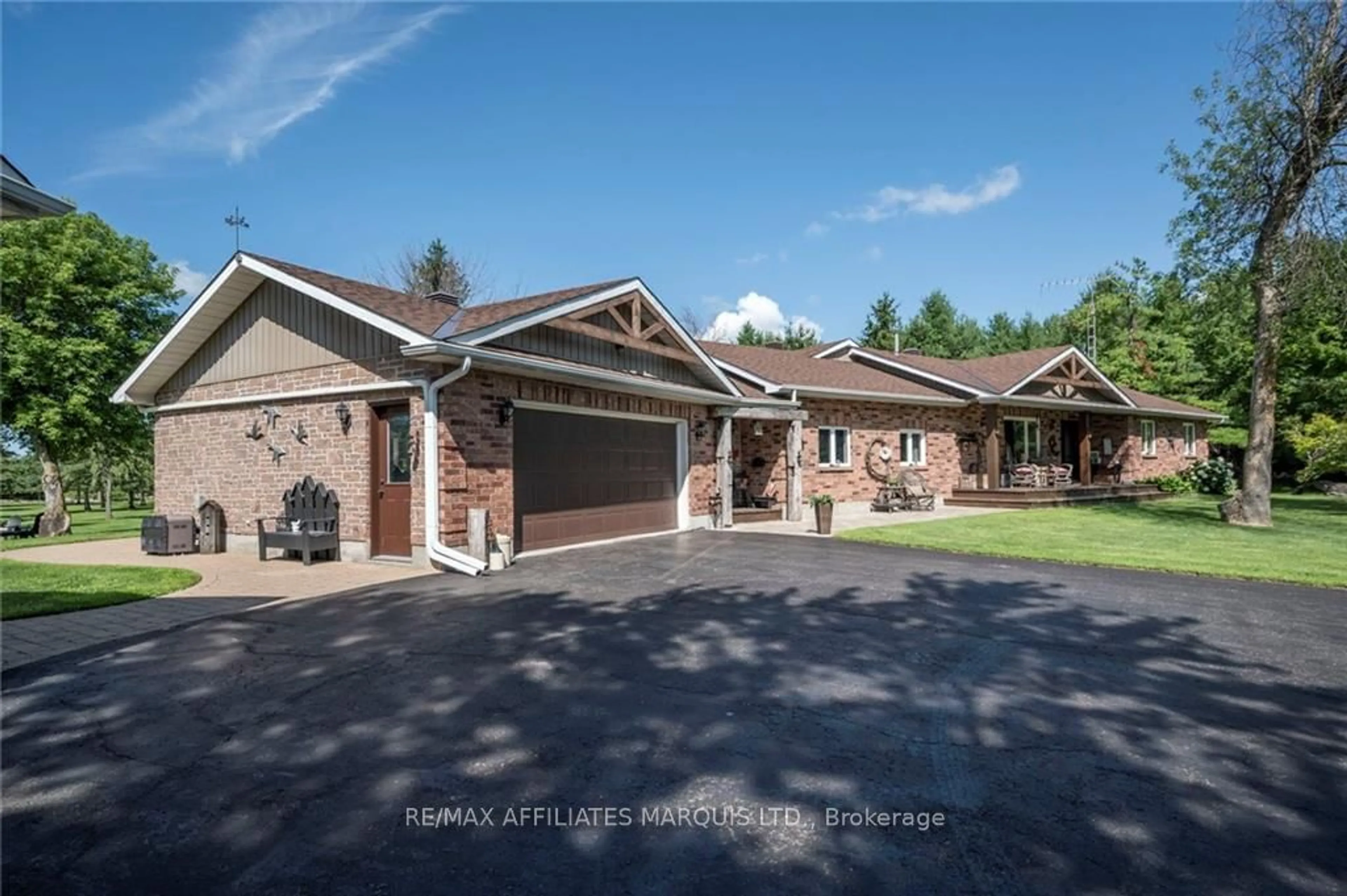 Frontside or backside of a home, cottage for 18148 HEADLINE Rd, South Stormont Ontario K0C 1P0