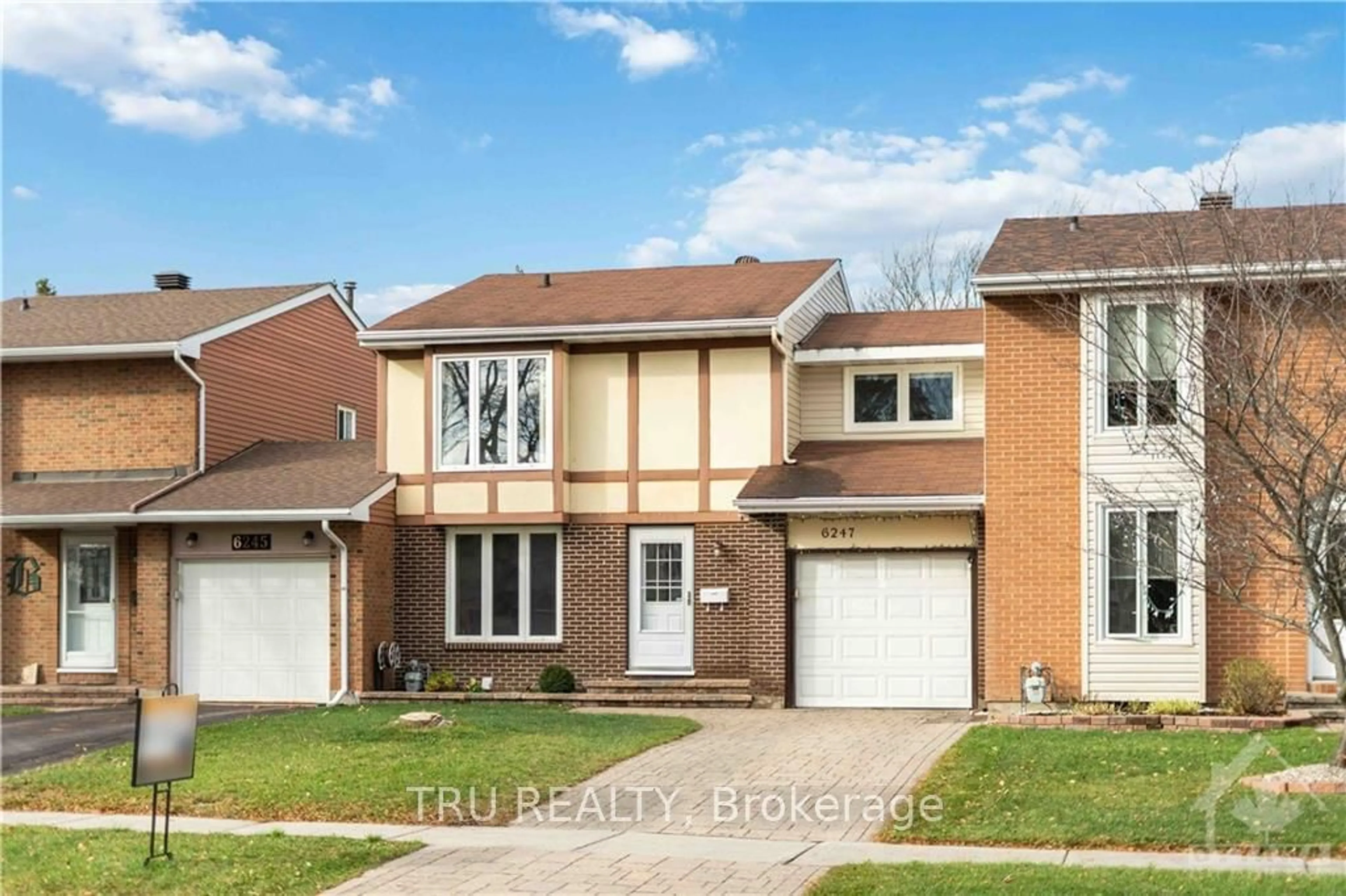 Frontside or backside of a home, the street view for 6247 PADDLER Way, Orleans - Convent Glen and Area Ontario K1C 2G5