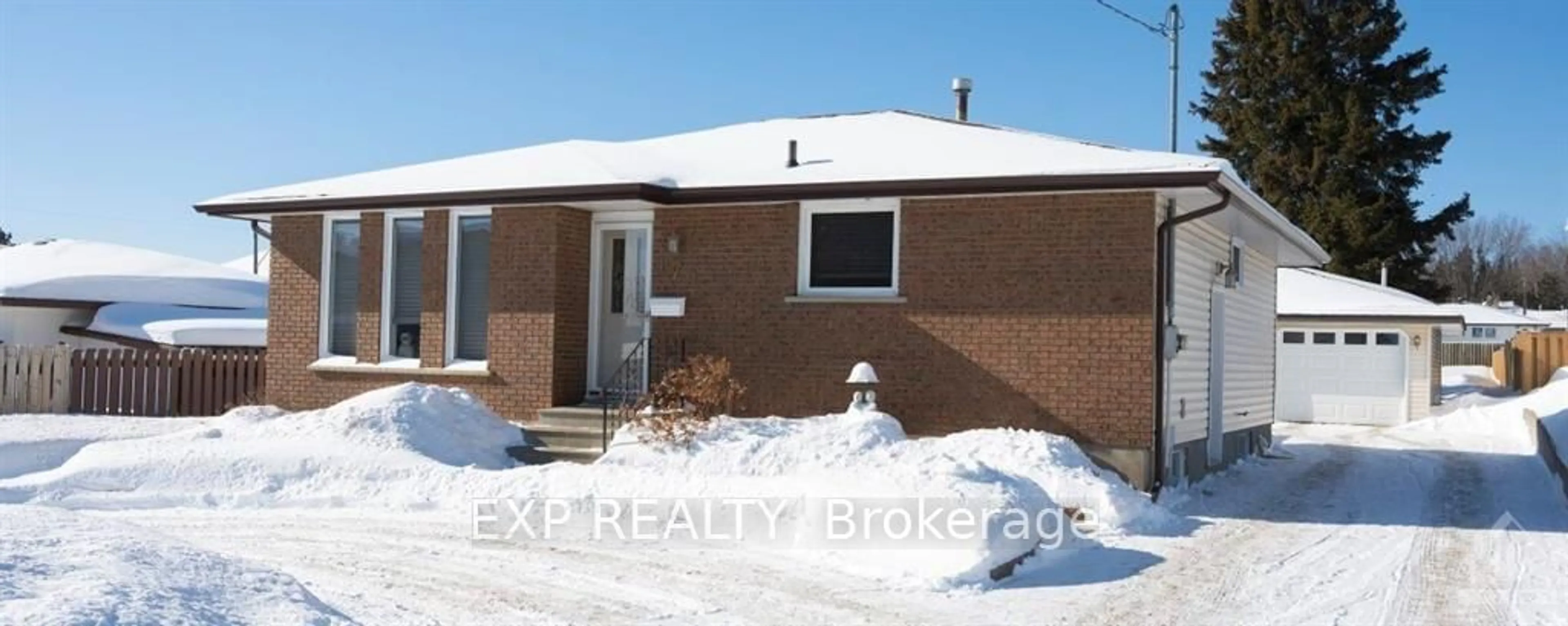 Frontside or backside of a home, the front or back of building for 179 VALLEY St, Thunder Bay Ontario P7B 2A9