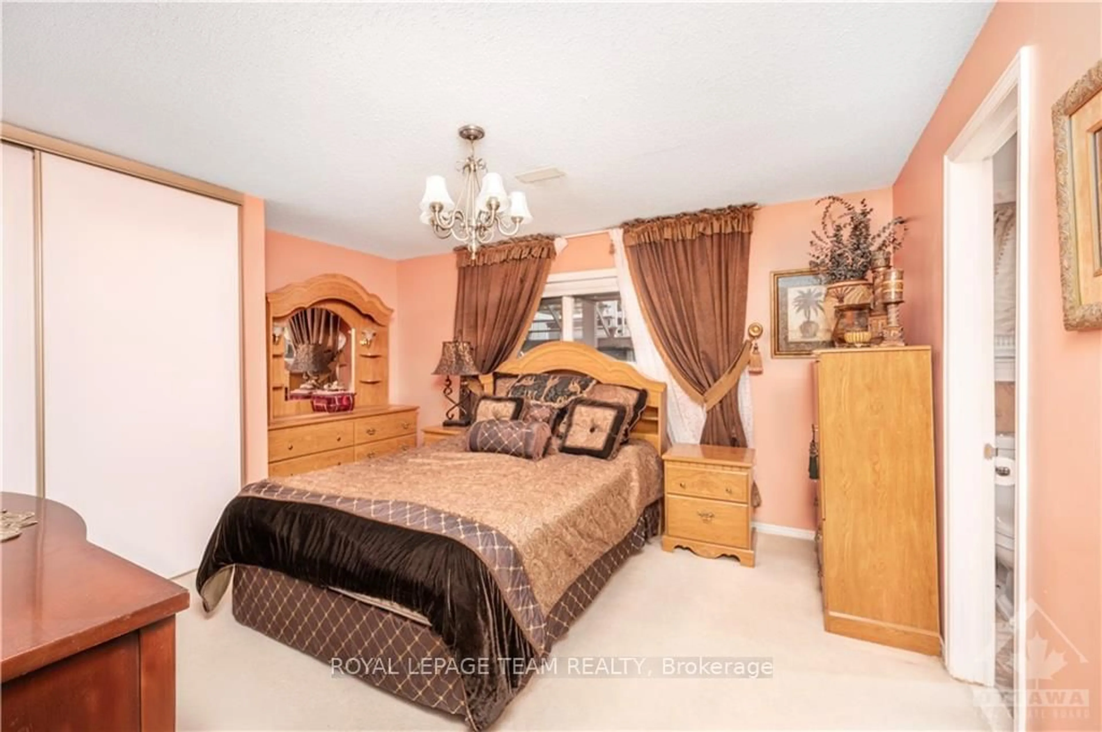 Bedroom, wood floors for 1100 MOFFATT Dr, Orleans - Cumberland and Area Ontario K4C 1B7