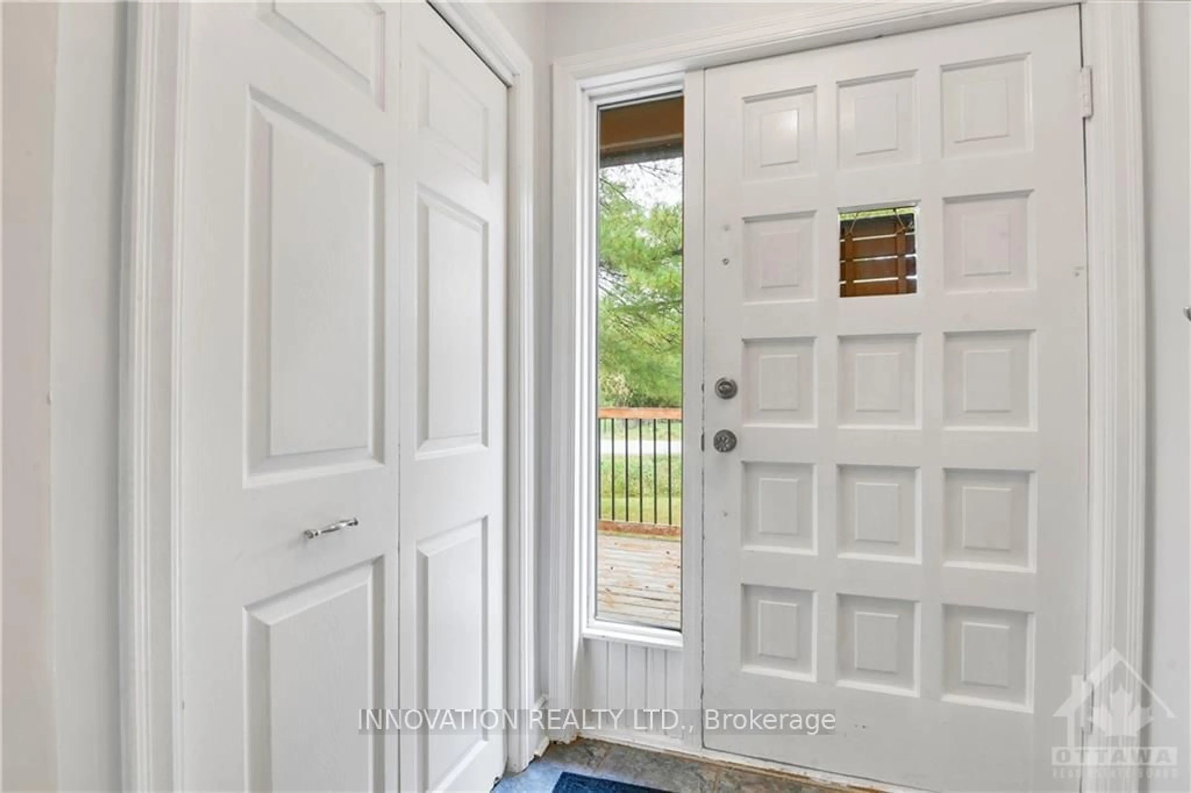 Indoor entryway, wood floors for 455 MACLARENS SIDE Rd, Constance Bay - Dunrobin - Kilmaurs - Woodlawn Ontario K0A 3M0