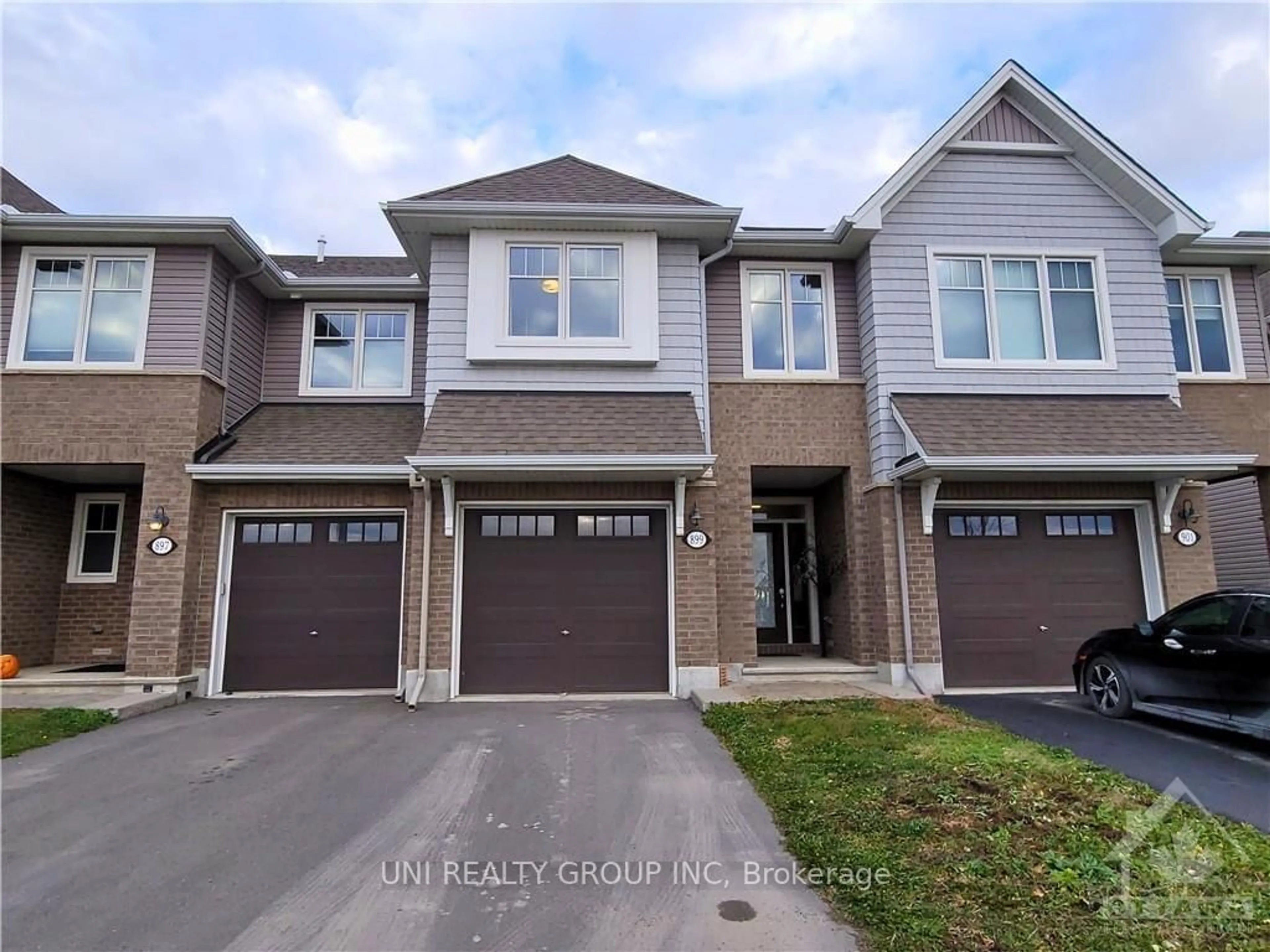 Frontside or backside of a home, the street view for 899 ANTONIO FARLEY St, Orleans - Cumberland and Area Ontario K4A 5K1