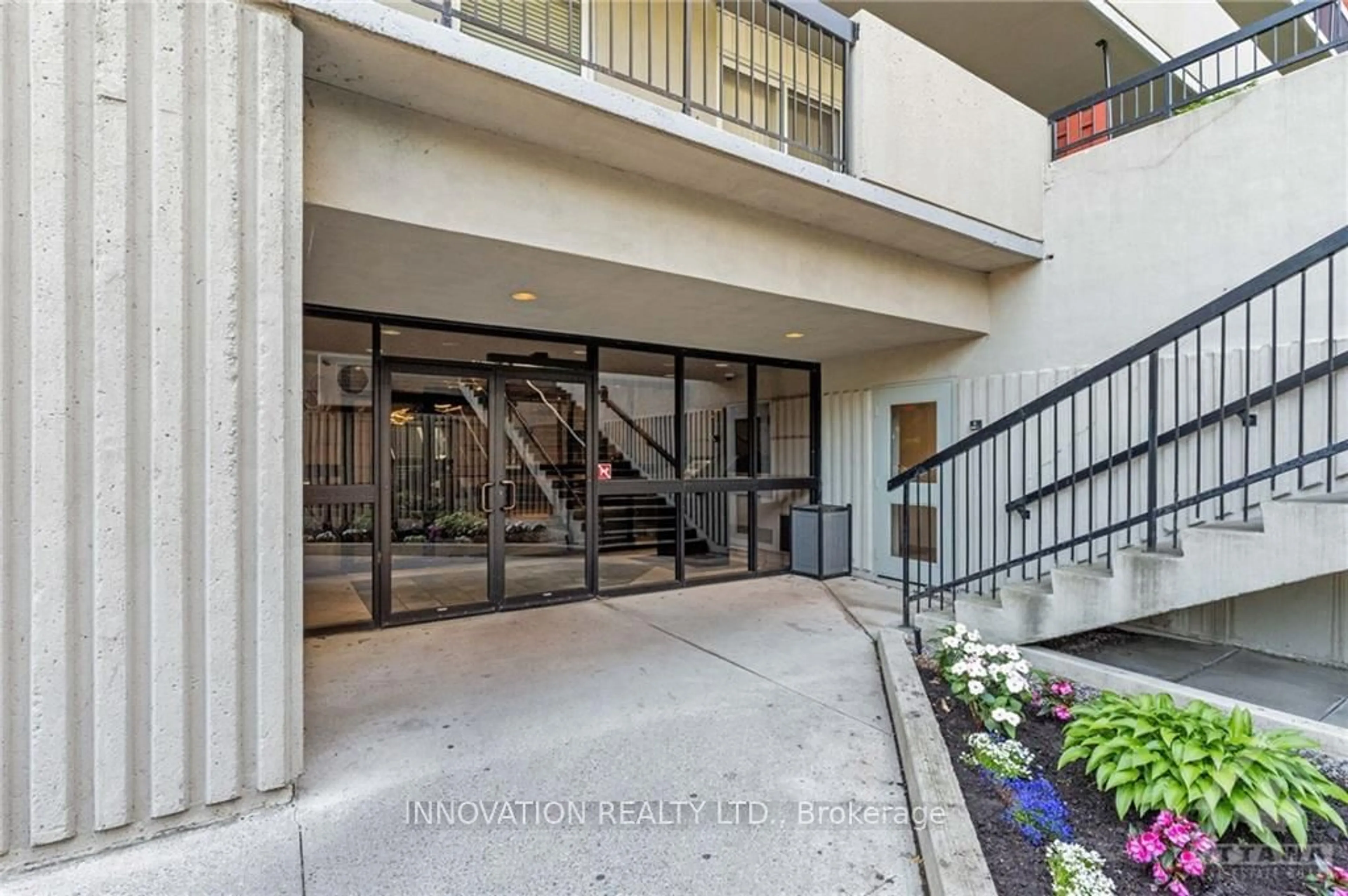 Indoor foyer, cement floor for 158 C MCARTHUR Ave #207, Vanier and Kingsview Park Ontario K1L 8E7