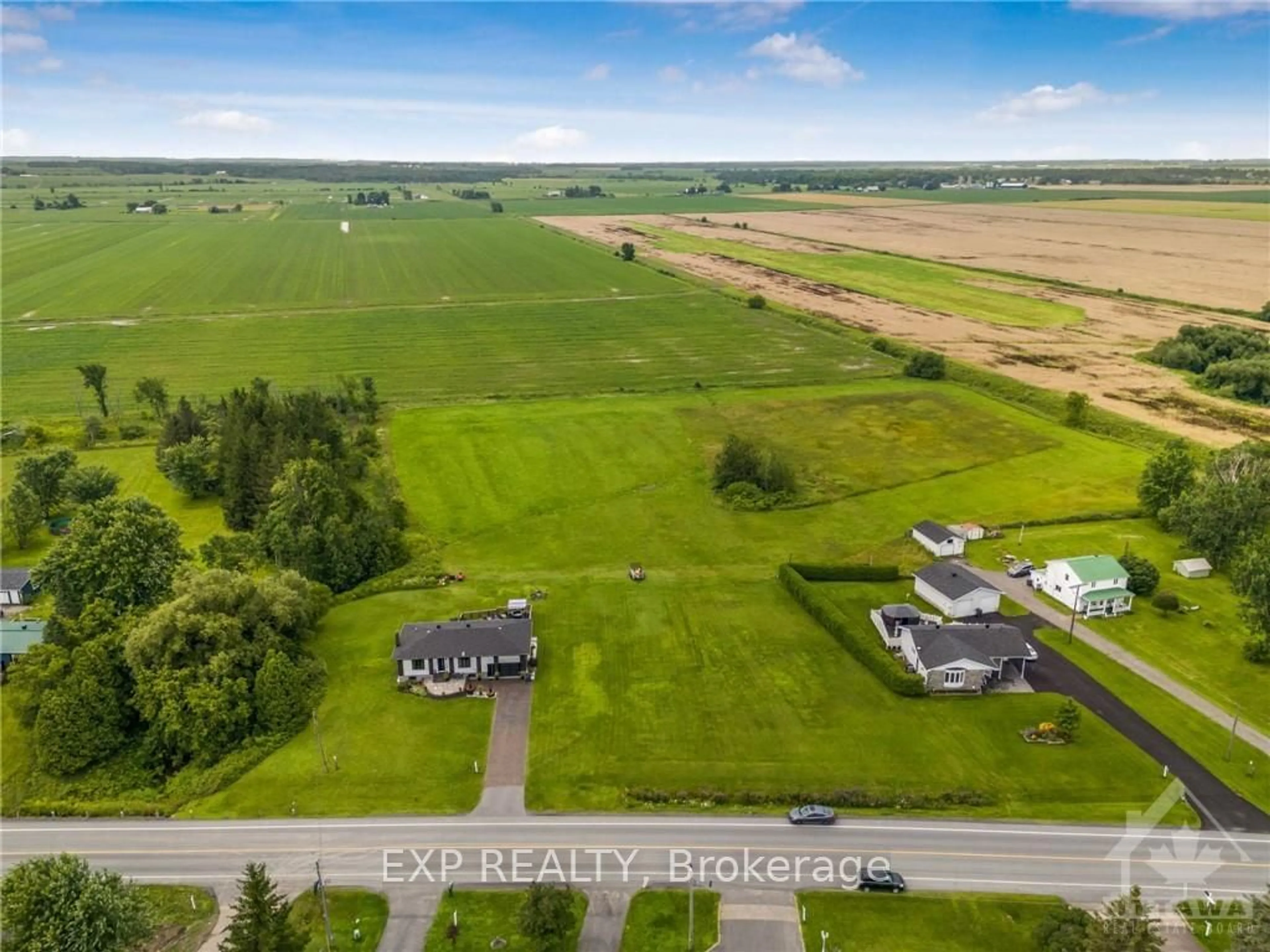 A pic from outside/outdoor area/front of a property/back of a property/a pic from drone, unknown for 1699 BAY Rd, Champlain Ontario K0B 1K0