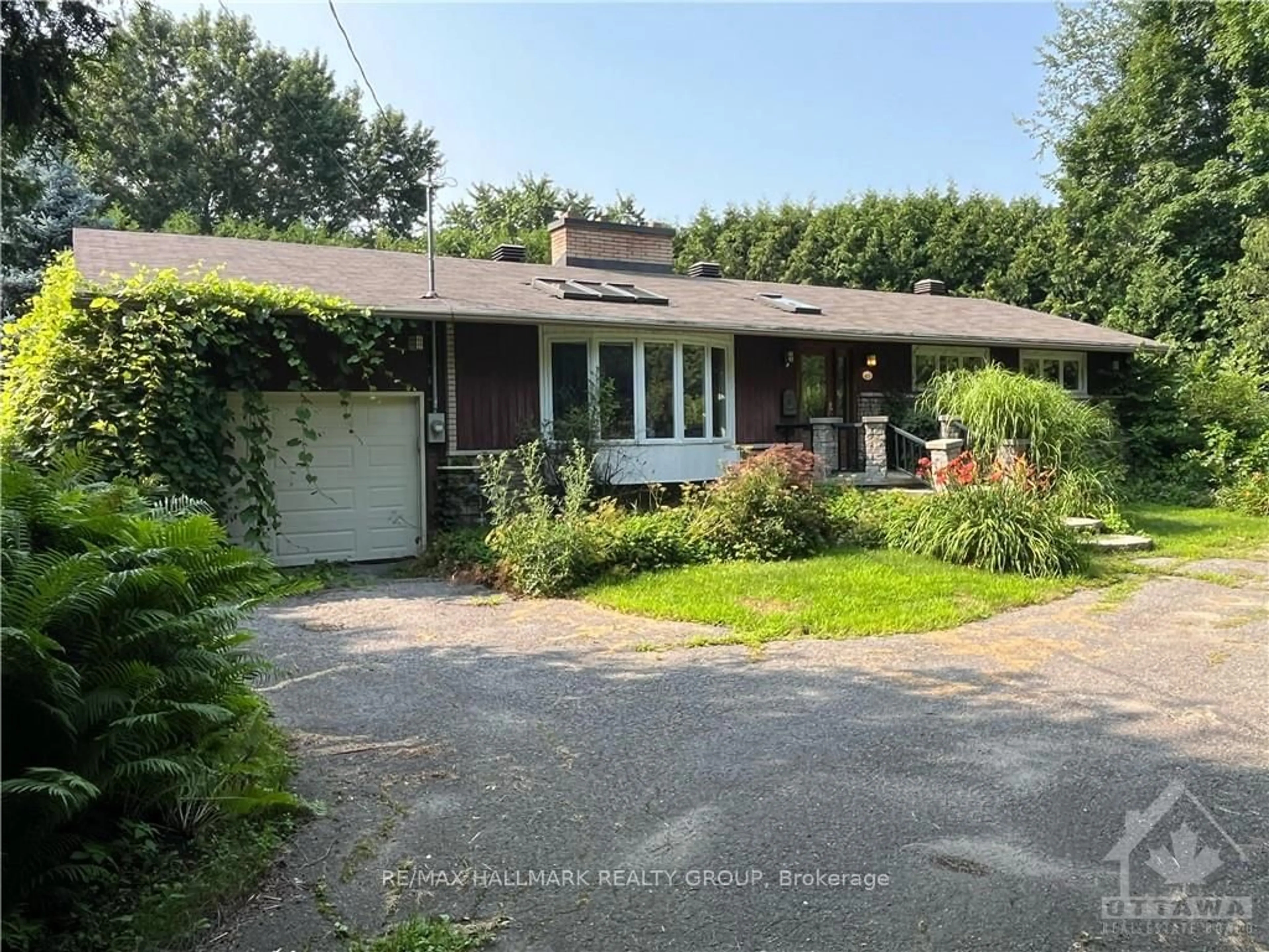 Frontside or backside of a home, cottage for 49 DELONG Dr, Beacon Hill North - South and Area Ontario K1J 7E4