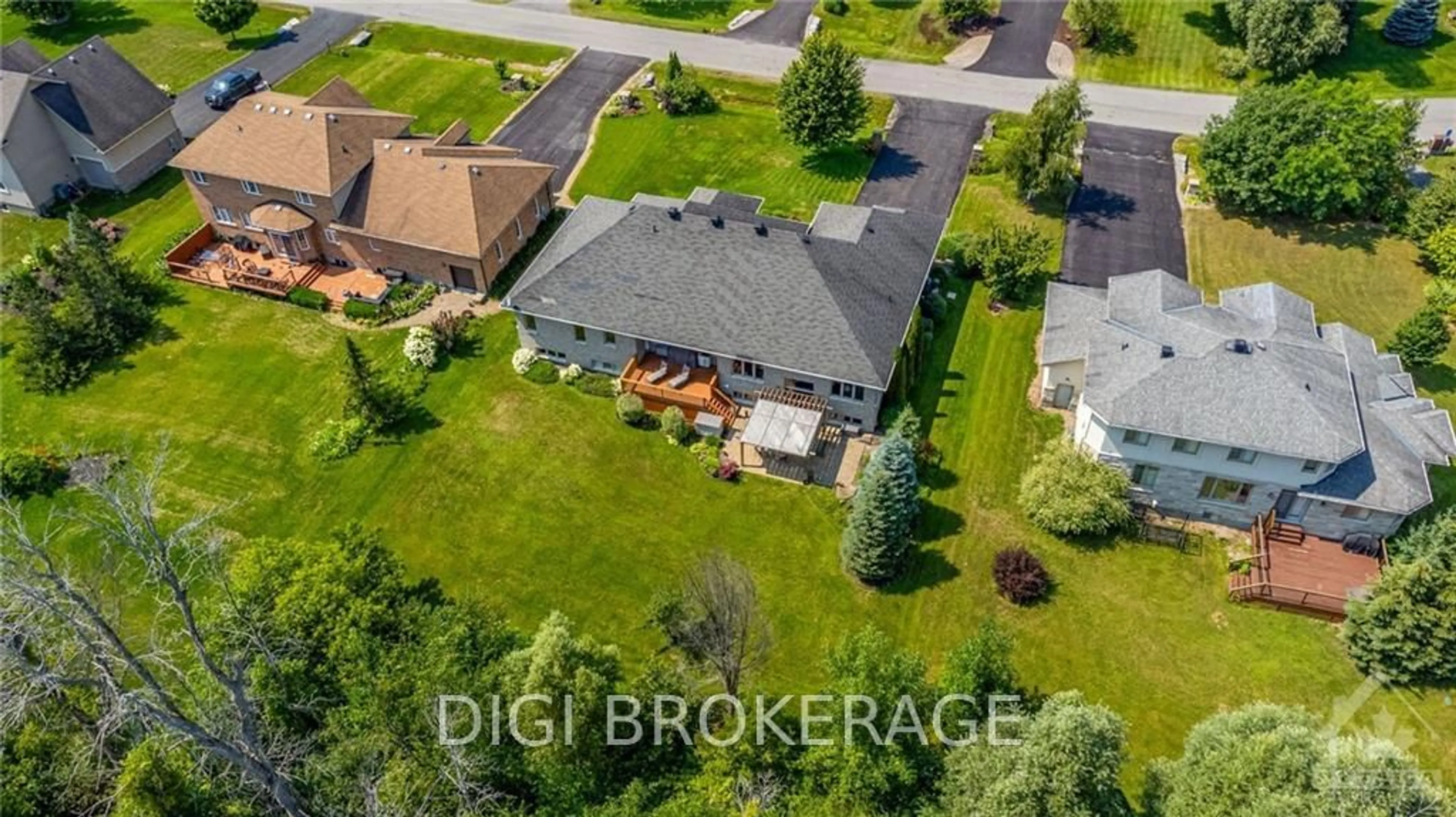 Frontside or backside of a home, the fenced backyard for 6730 SUNCREST Dr, Greely - Metcalfe - Osgoode - Vernon and Area Ontario K4P 0B3