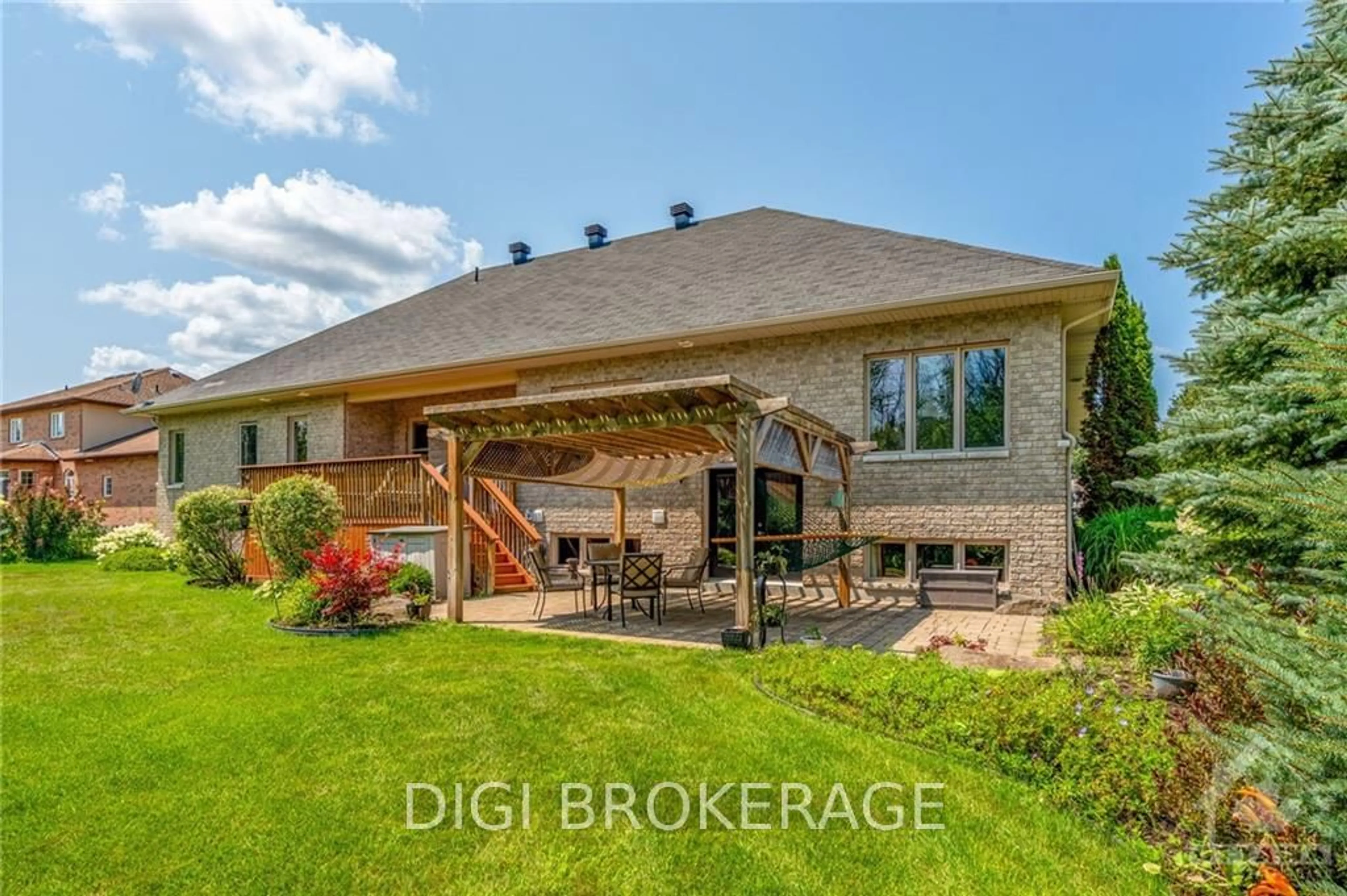 Frontside or backside of a home, cottage for 6730 SUNCREST Dr, Greely - Metcalfe - Osgoode - Vernon and Area Ontario K4P 0B3