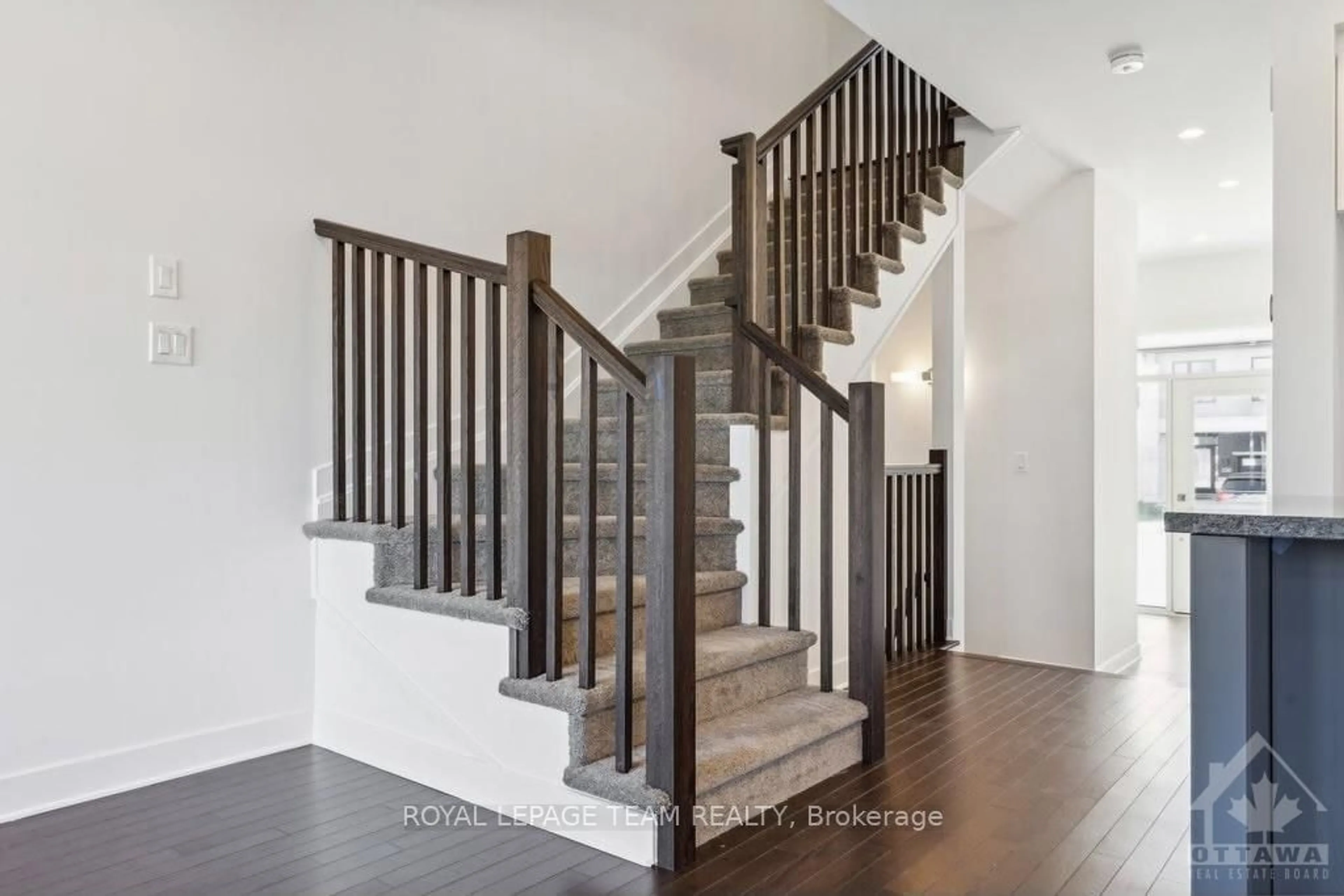 Stairs for 213 BRISTOL Cres, North Grenville Ontario K0G 1J0