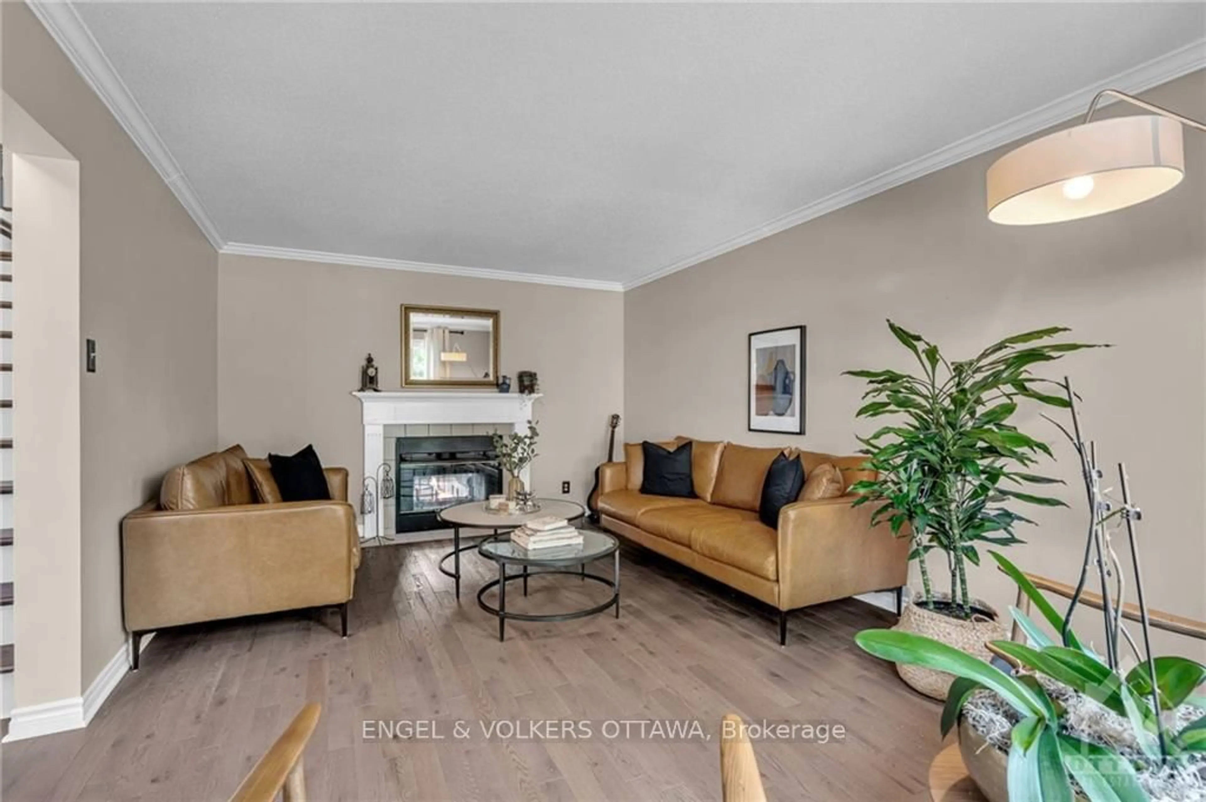 Living room, wood floors for 1441 TALCY Cres, Orleans - Cumberland and Area Ontario K4A 3C7