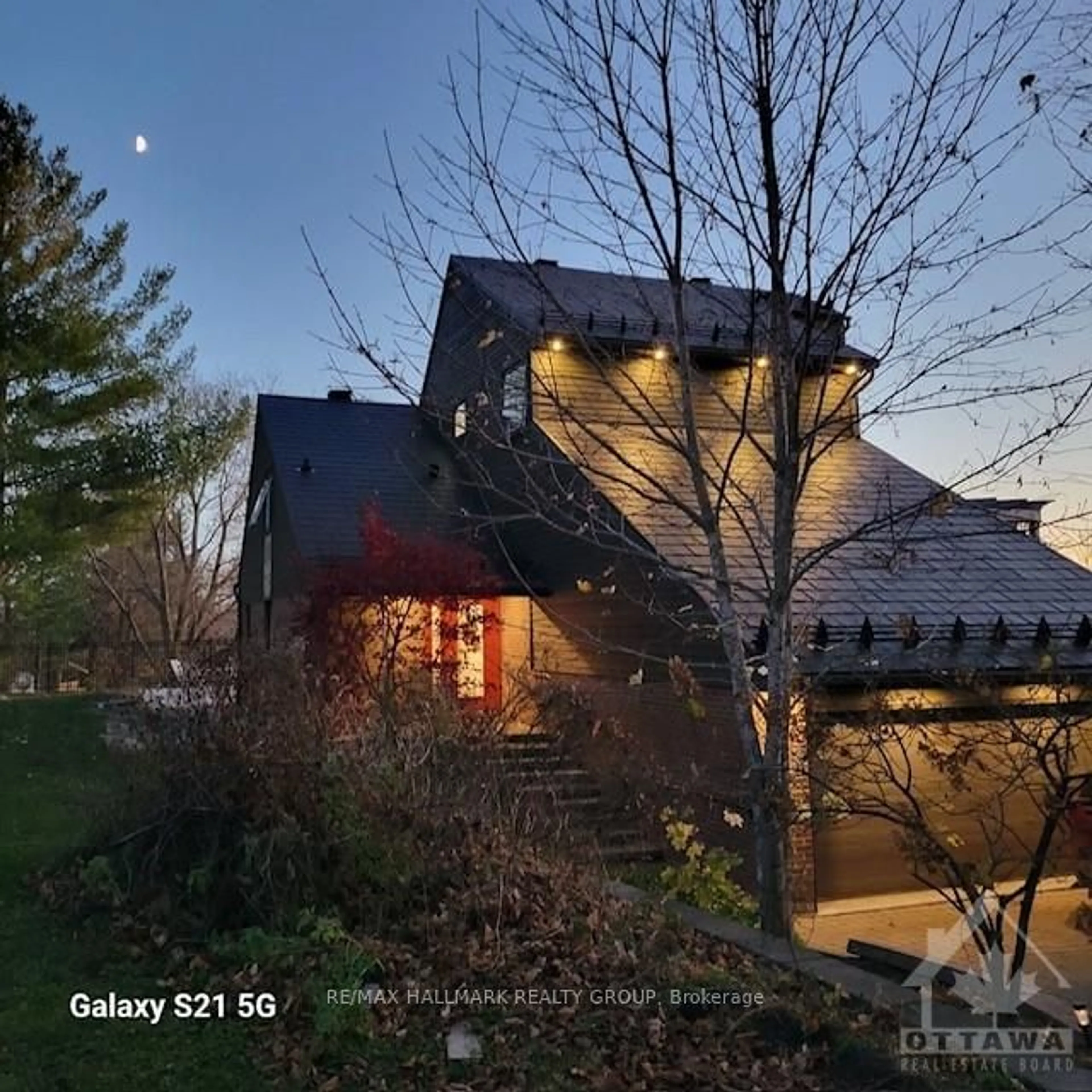 Frontside or backside of a home, cottage for 5620 HOPE Dr, Manotick - Kars - Rideau Twp and Area Ontario K4M 1J2