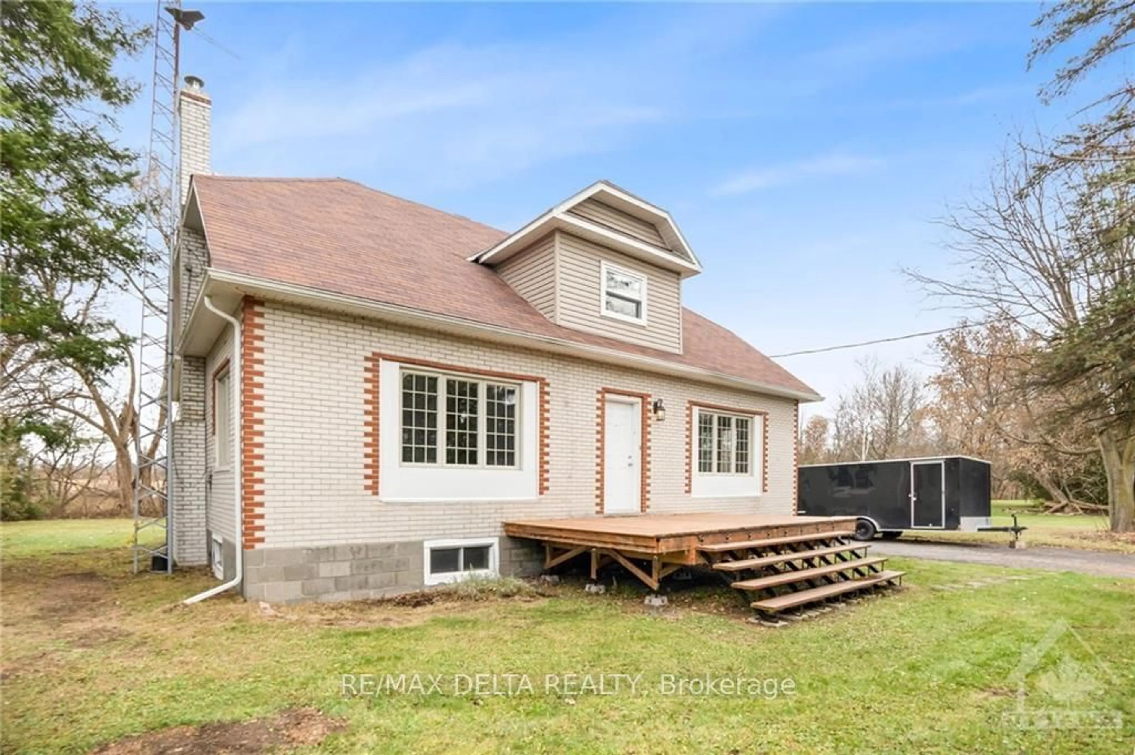 Frontside or backside of a home, cottage for 1015 LABROSSE St, East Hawkesbury Ontario K0B 1P0