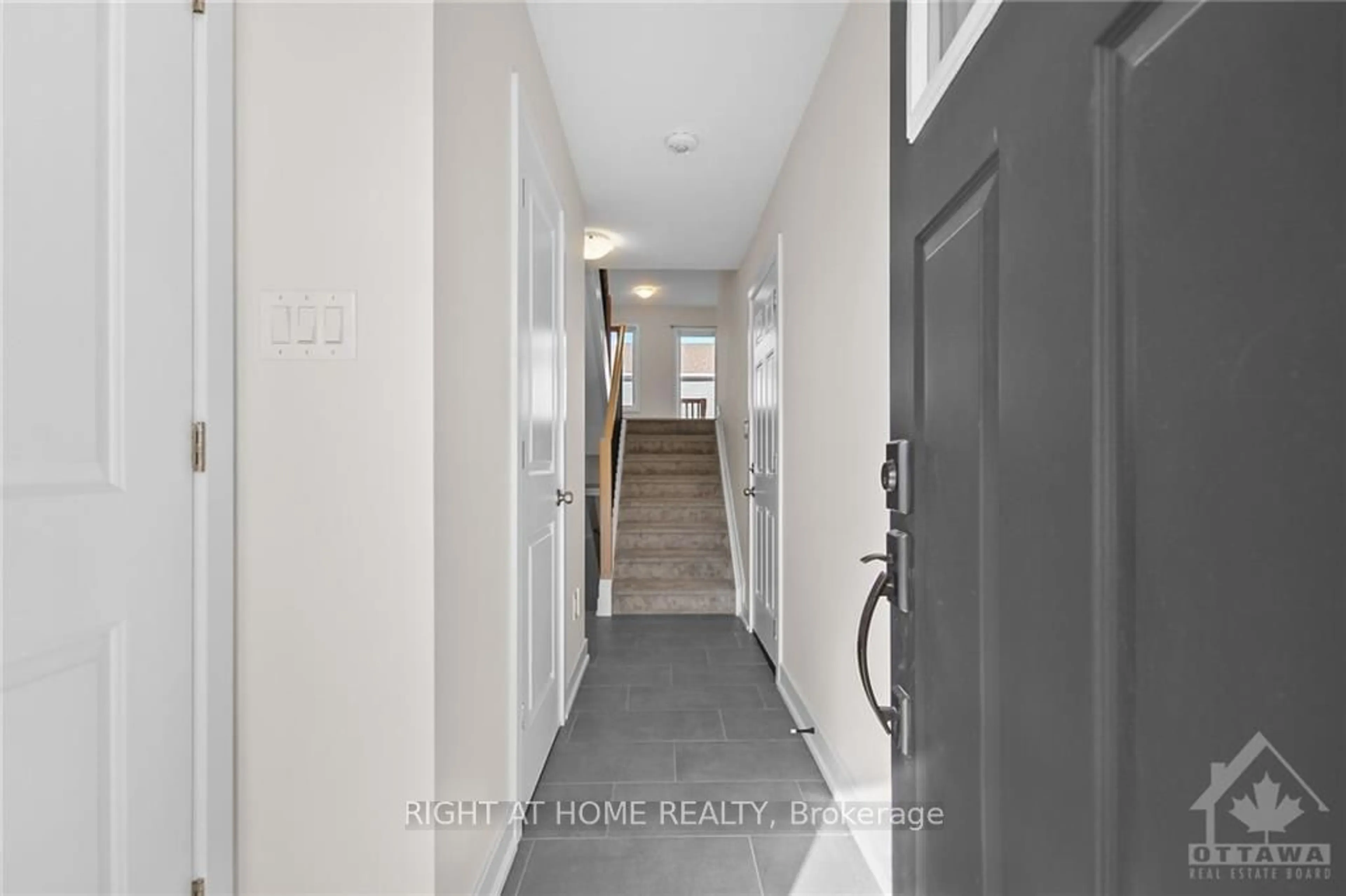 Indoor entryway, not visible floor for 42 WHITCOMB Cres, Smiths Falls Ontario K7A 0A2