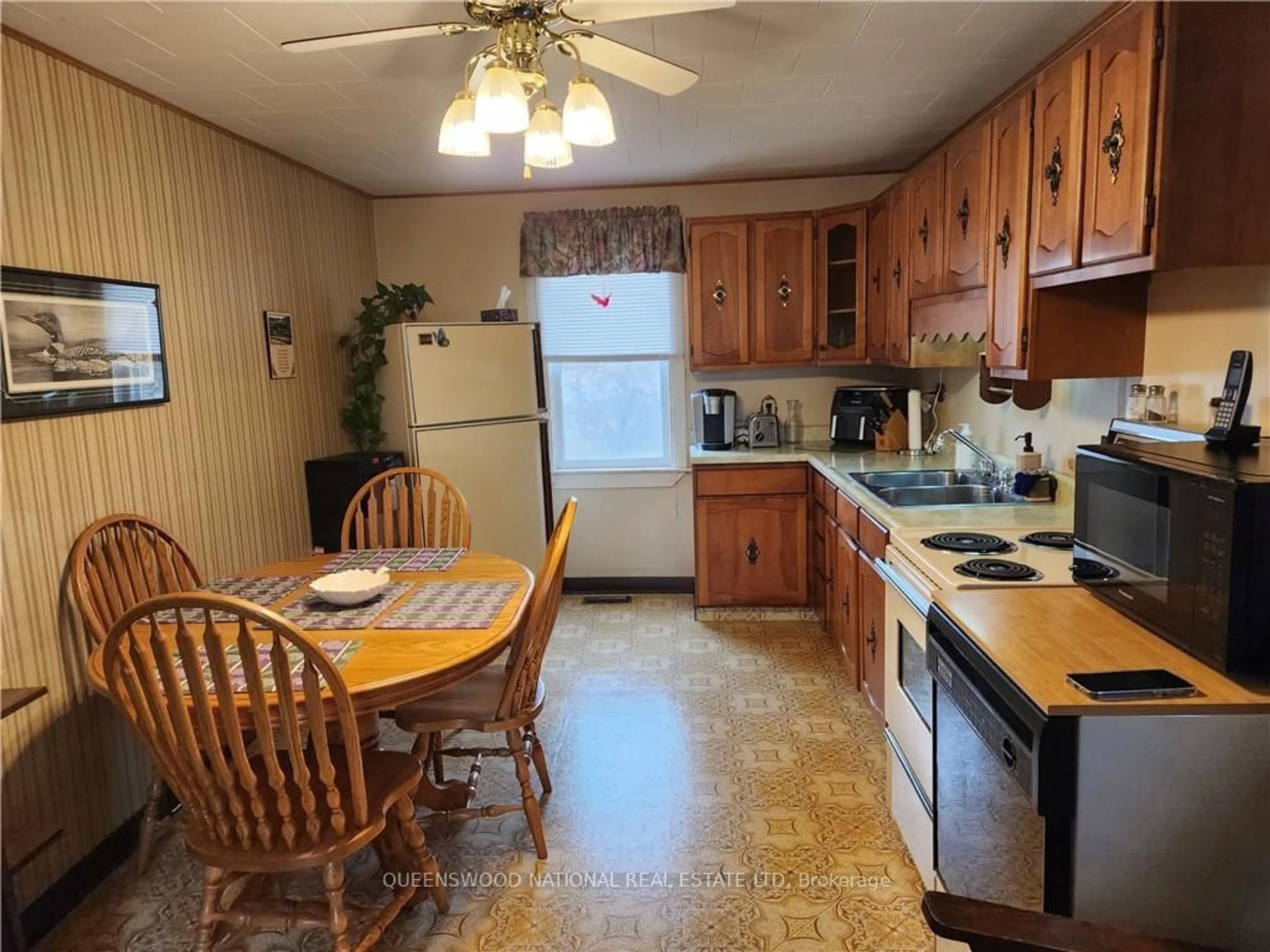 Standard kitchen, wood floors, cottage for 11 SHERWOOD Dr, Madawaska Valley Ontario K0J 1B0