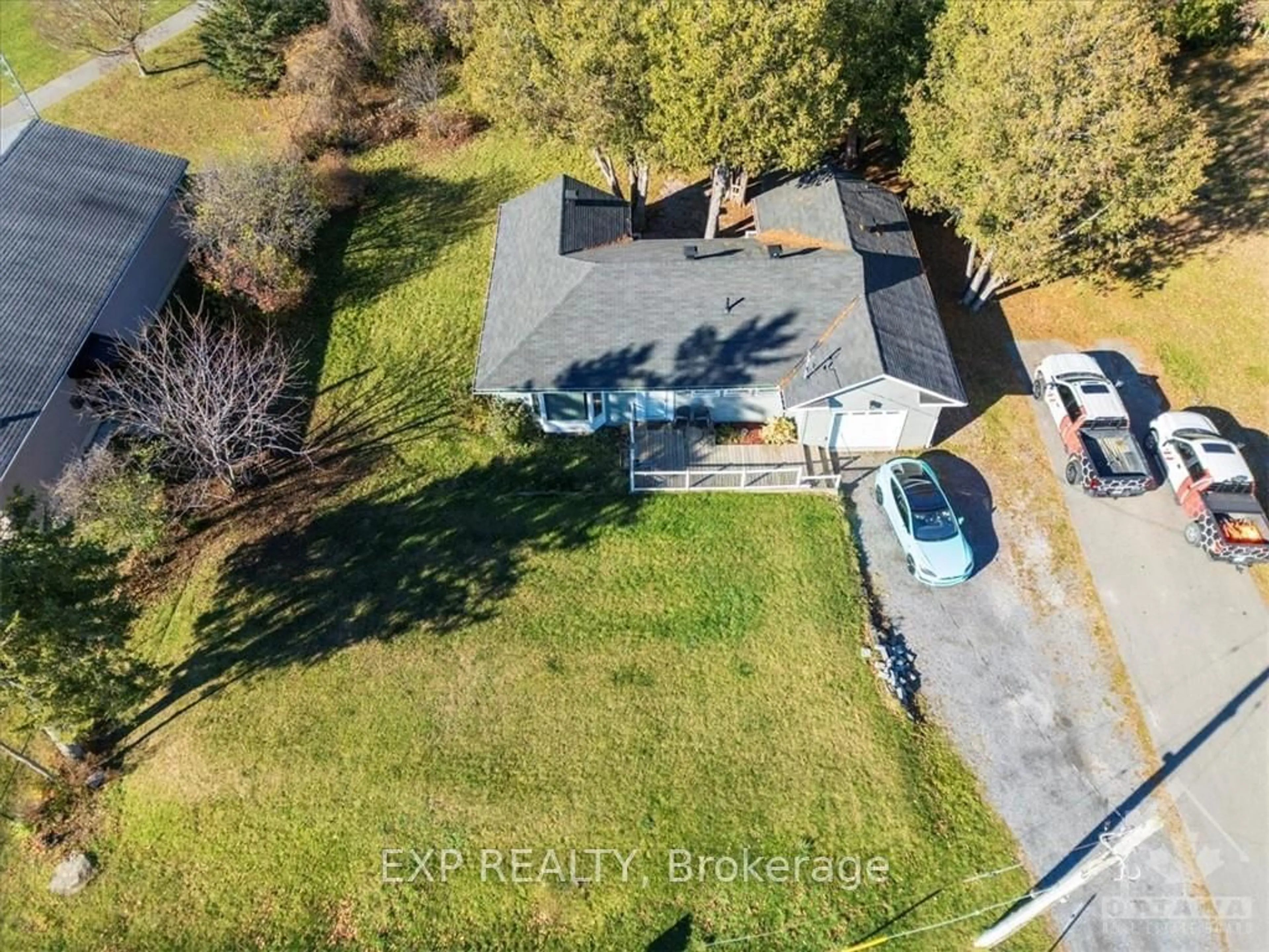 Frontside or backside of a home, the fenced backyard for 1215 KLONDIKE Rd, Kanata Ontario K2W 1E1