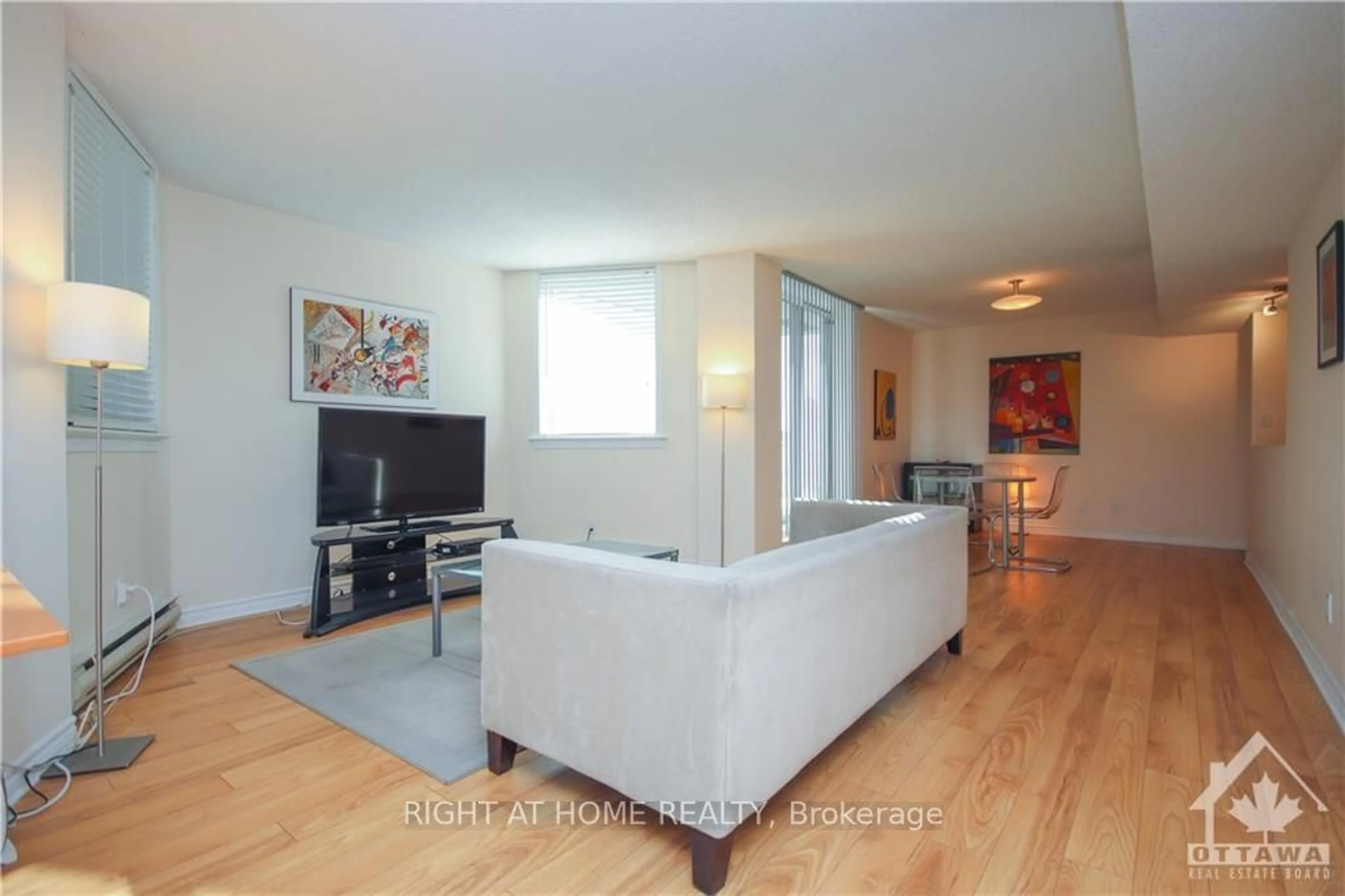 Living room, wood floors for 18 NEPEAN St #701, Ottawa Centre Ontario K2P 2L2