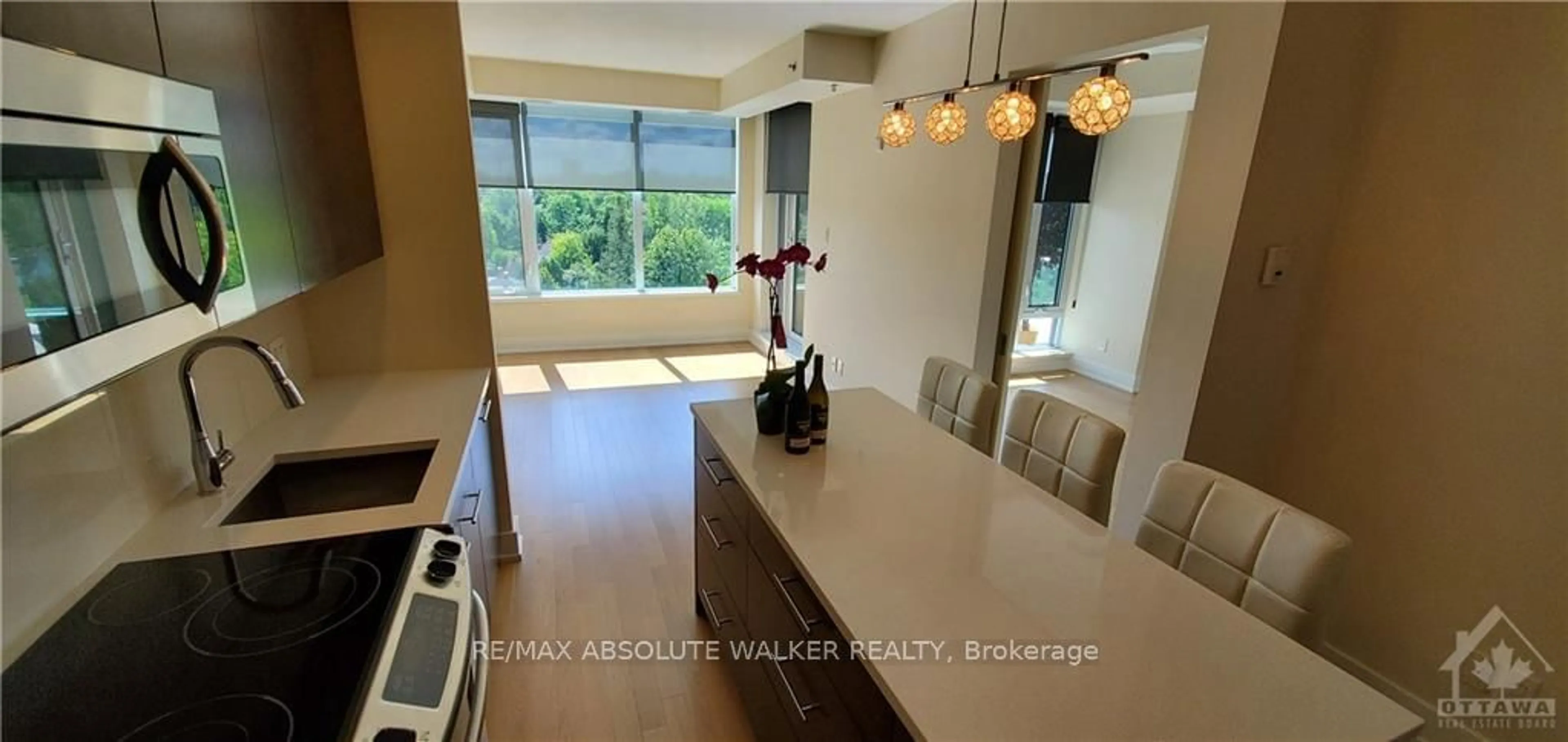 Dining room, wood floors for 88 RICHMOND Rd #805, Westboro - Hampton Park Ontario K1X 0B1