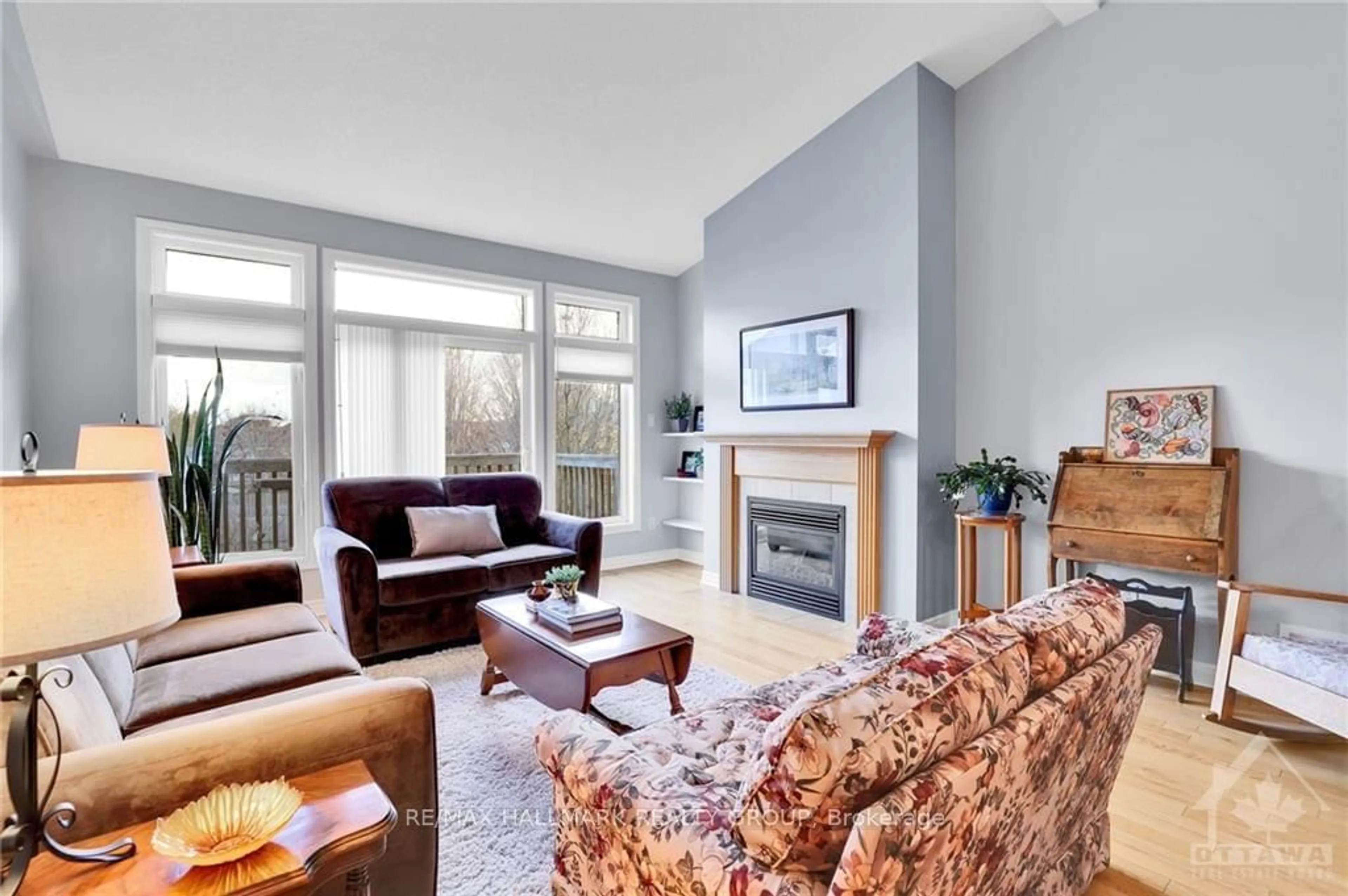 Living room, wood floors for 120 PASSAGEWAY, Kanata Ontario K2M 2B5