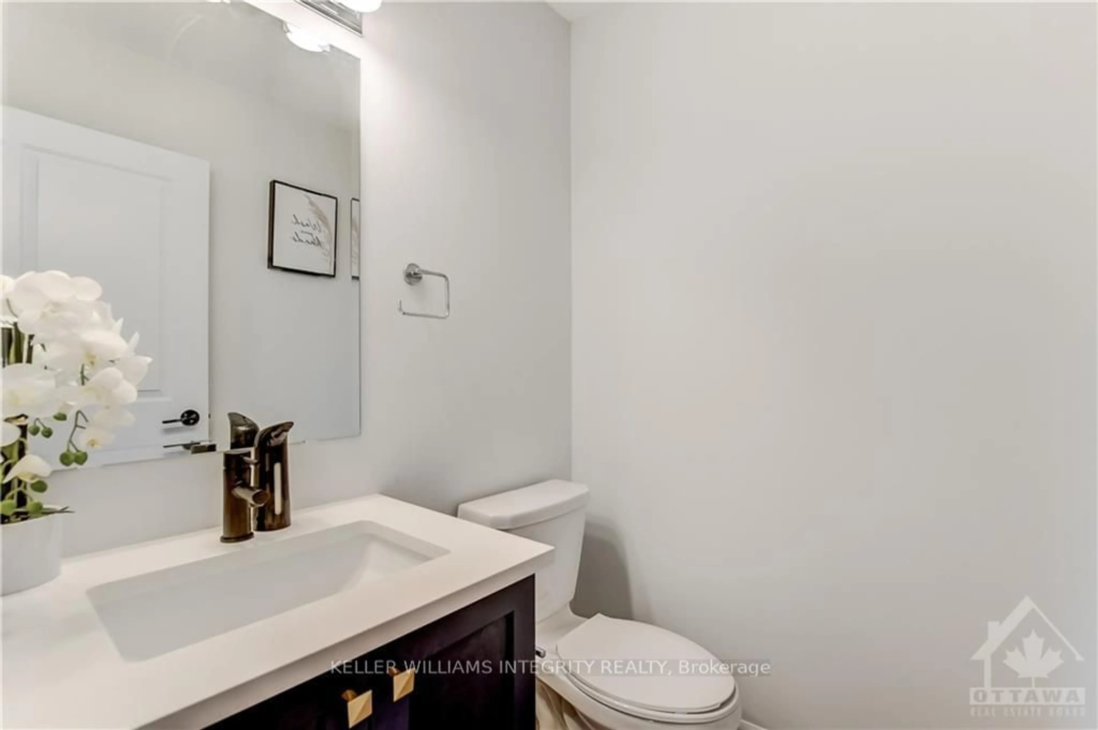 Standard bathroom, not visible floor for 31 LAKEPOINTE Dr, Orleans - Cumberland and Area Ontario K4A 5K6