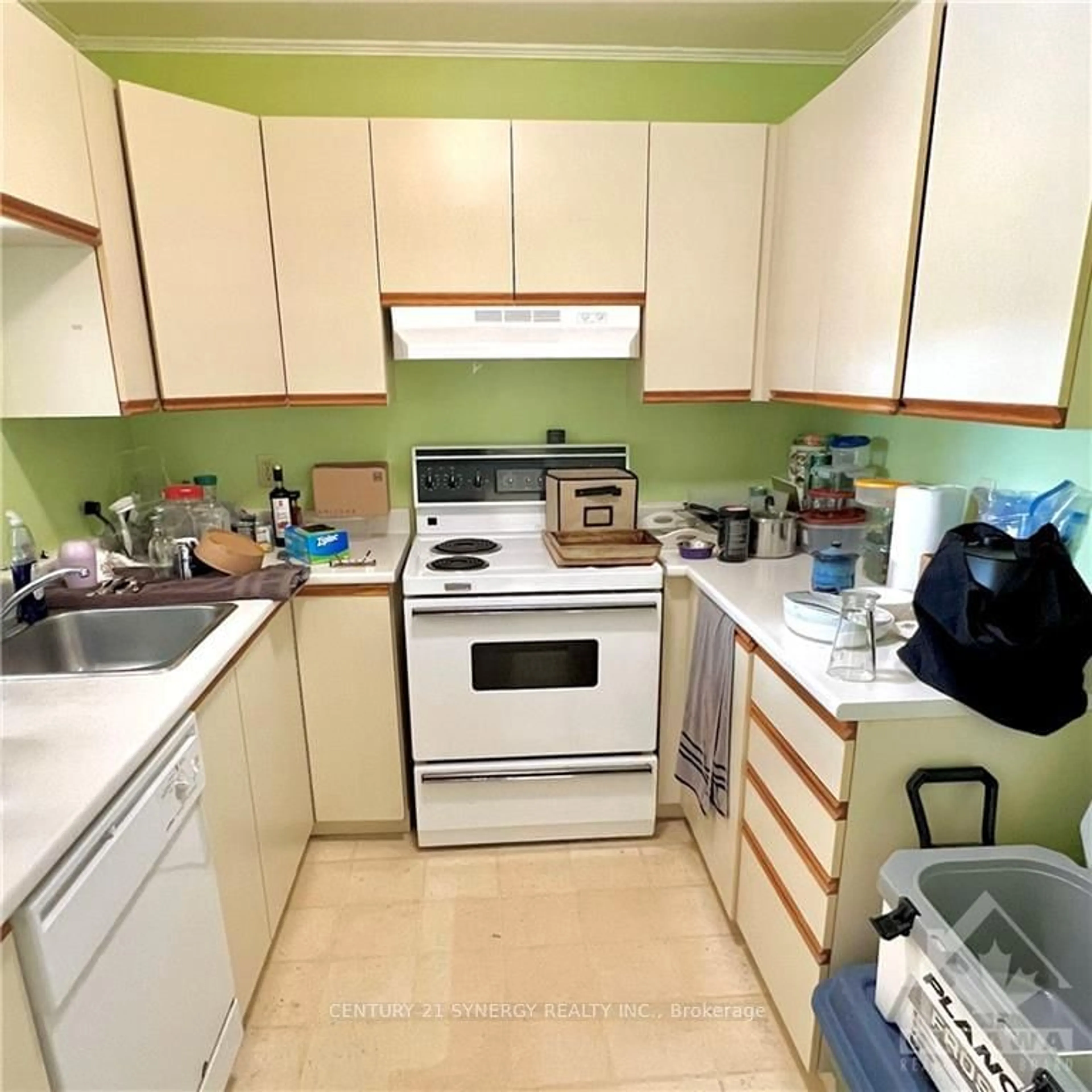 Standard kitchen, unknown floor, cottage for 11 STATION Rd, Rideau Lakes Ontario K0G 1L0