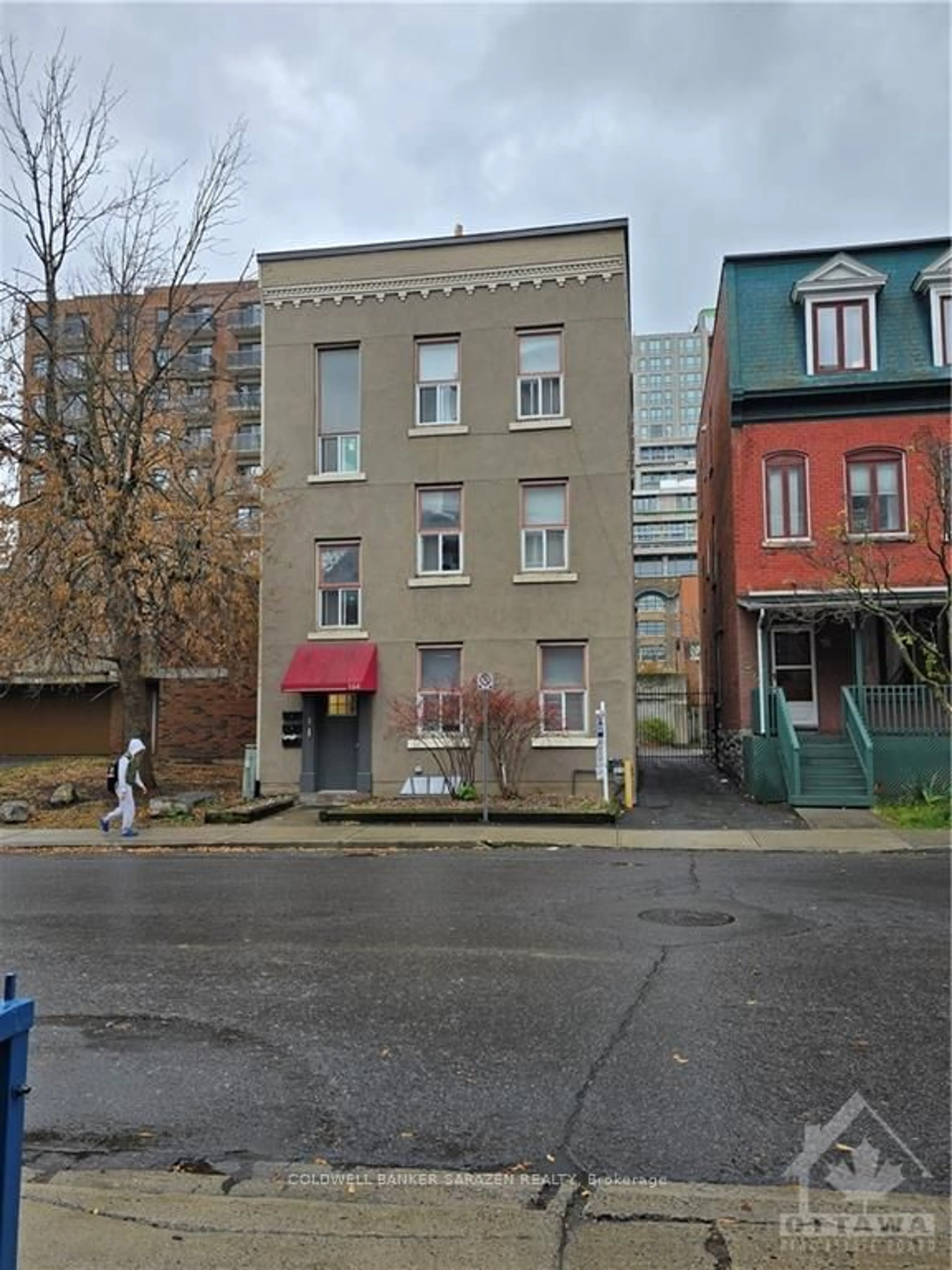 A pic from exterior of the house or condo, the street view for 164 CLARENCE St, Lower Town - Sandy Hill Ontario K1N 5P8