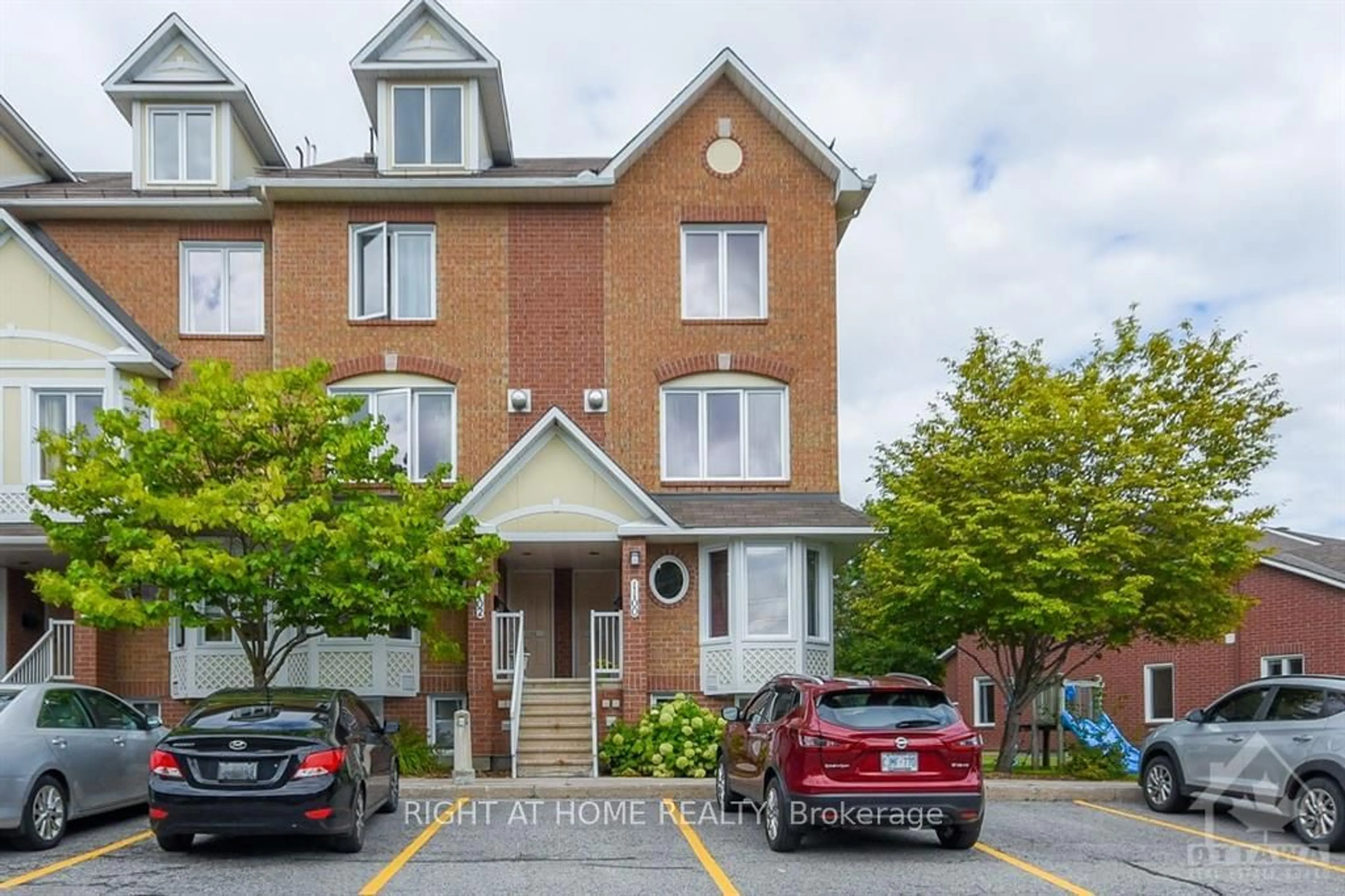 A pic from exterior of the house or condo, the street view for 1100 GABLEFIELD #4, Beacon Hill North - South and Area Ontario K1J 1E3