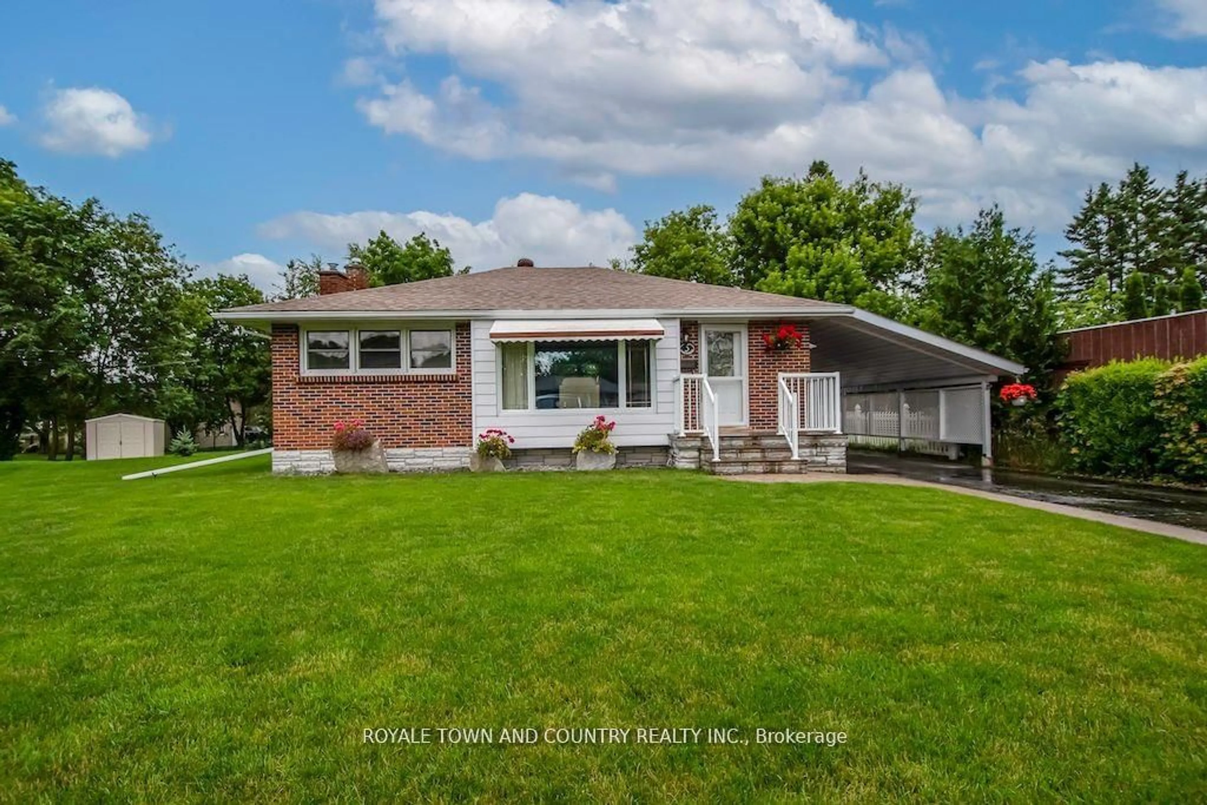 Frontside or backside of a home, cottage for 5 Armour Crt, Kawartha Lakes Ontario K9V 1N9