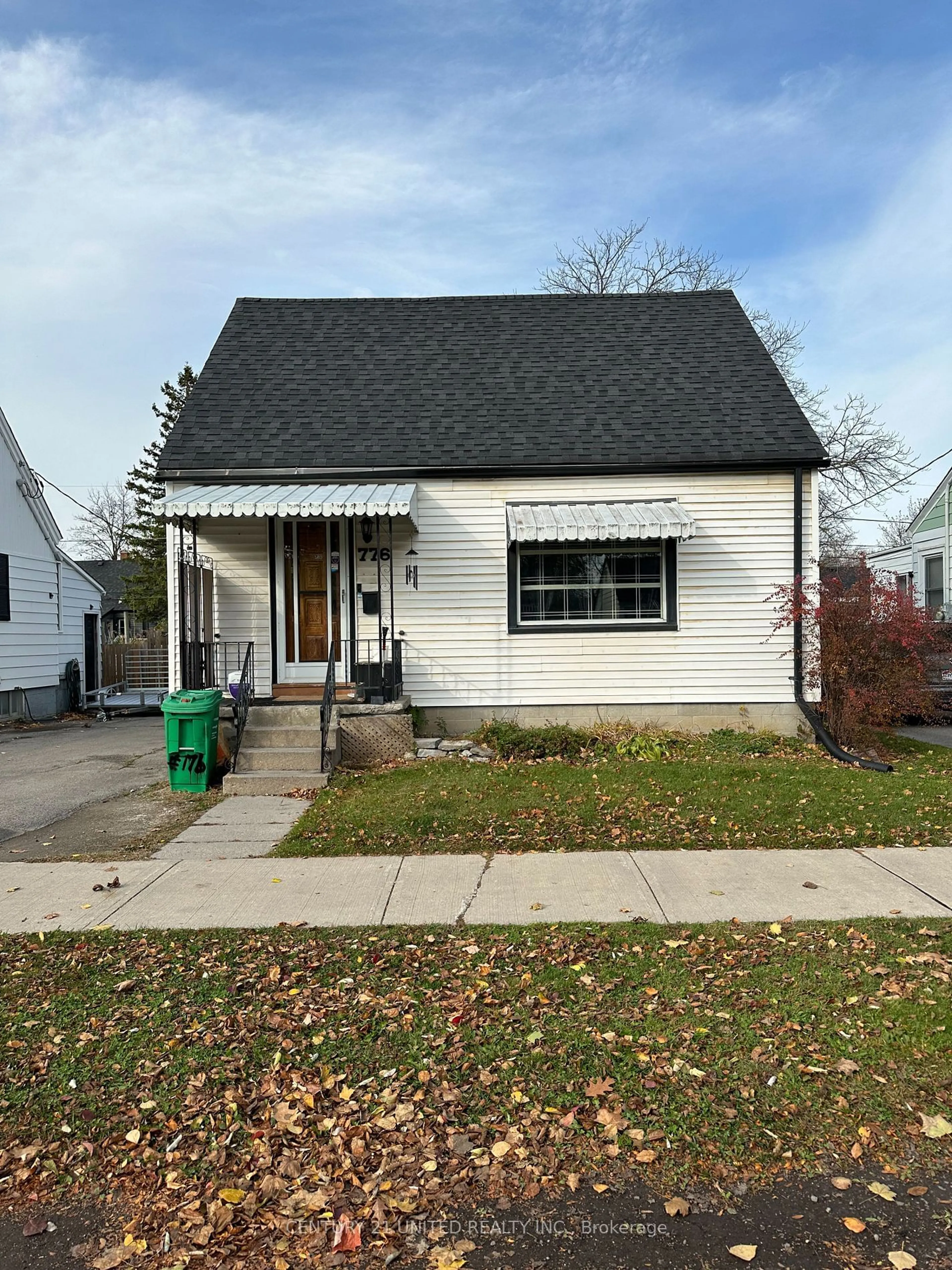 Frontside or backside of a home, cottage for 776 New Romaine St, Peterborough Ontario K9J 2E9