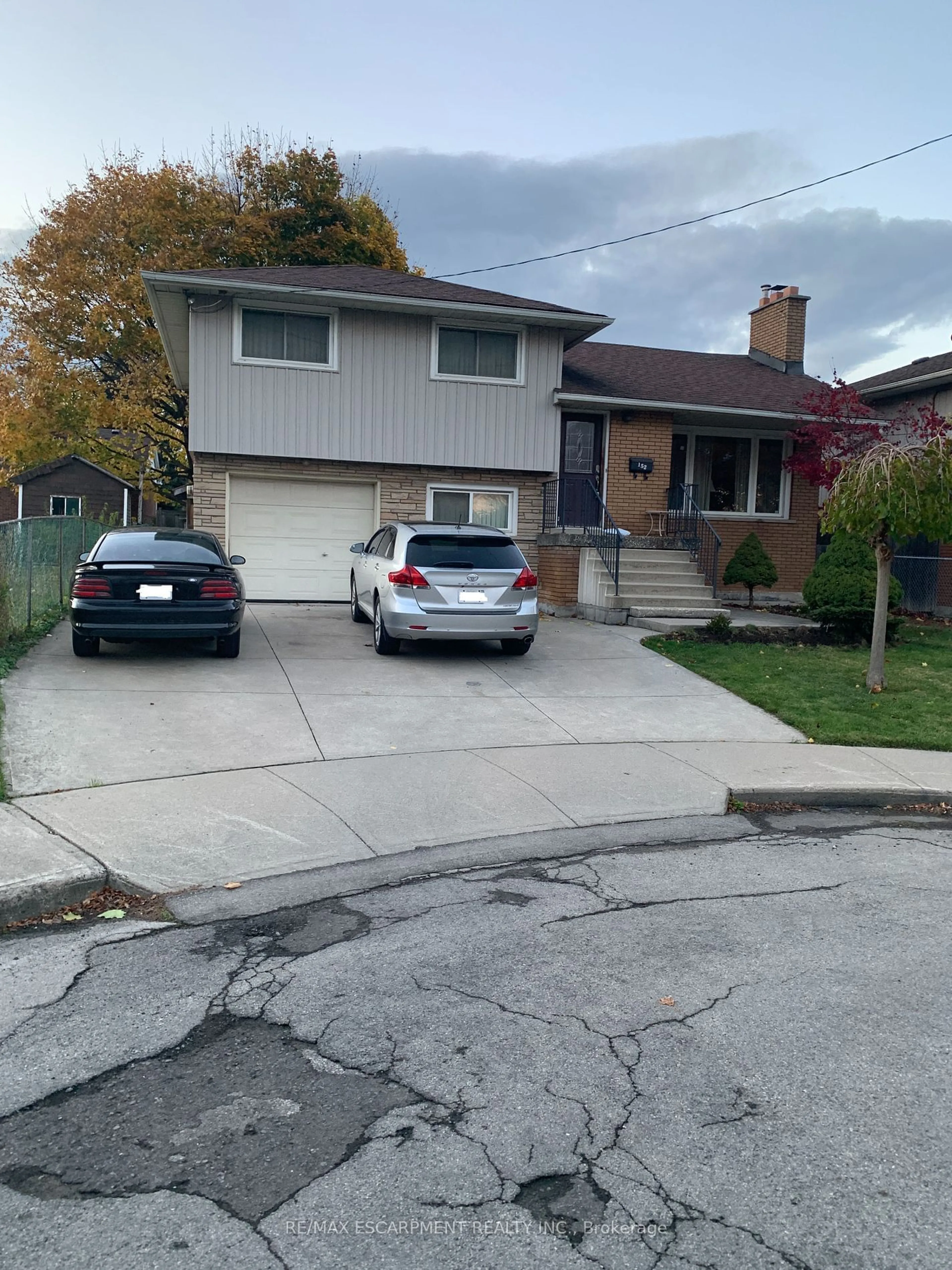 Frontside or backside of a home, the street view for 152 West 4th St, Hamilton Ontario L9C 3N2