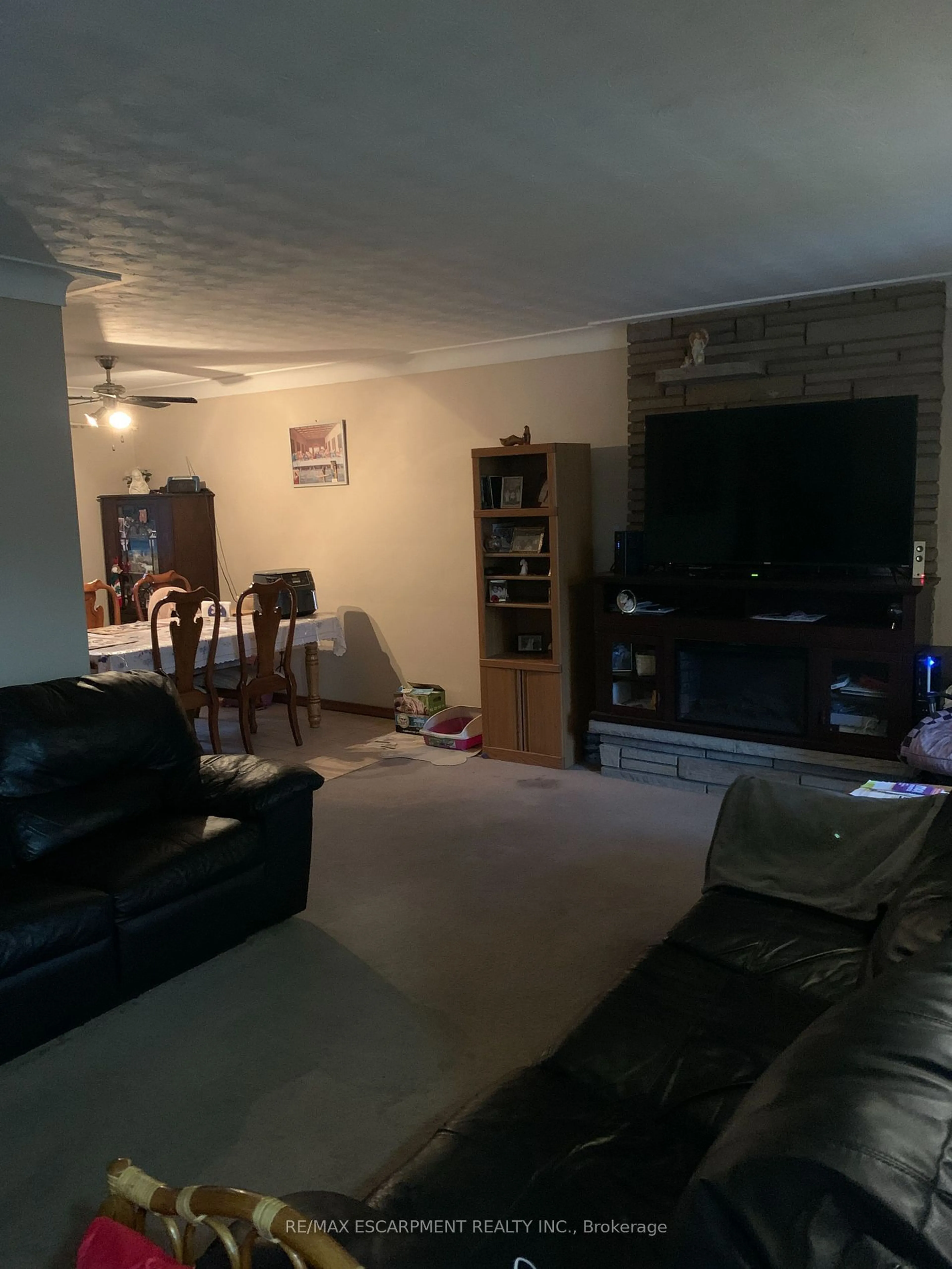 A pic of a room, not visible floor for 152 West 4th St, Hamilton Ontario L9C 3N2