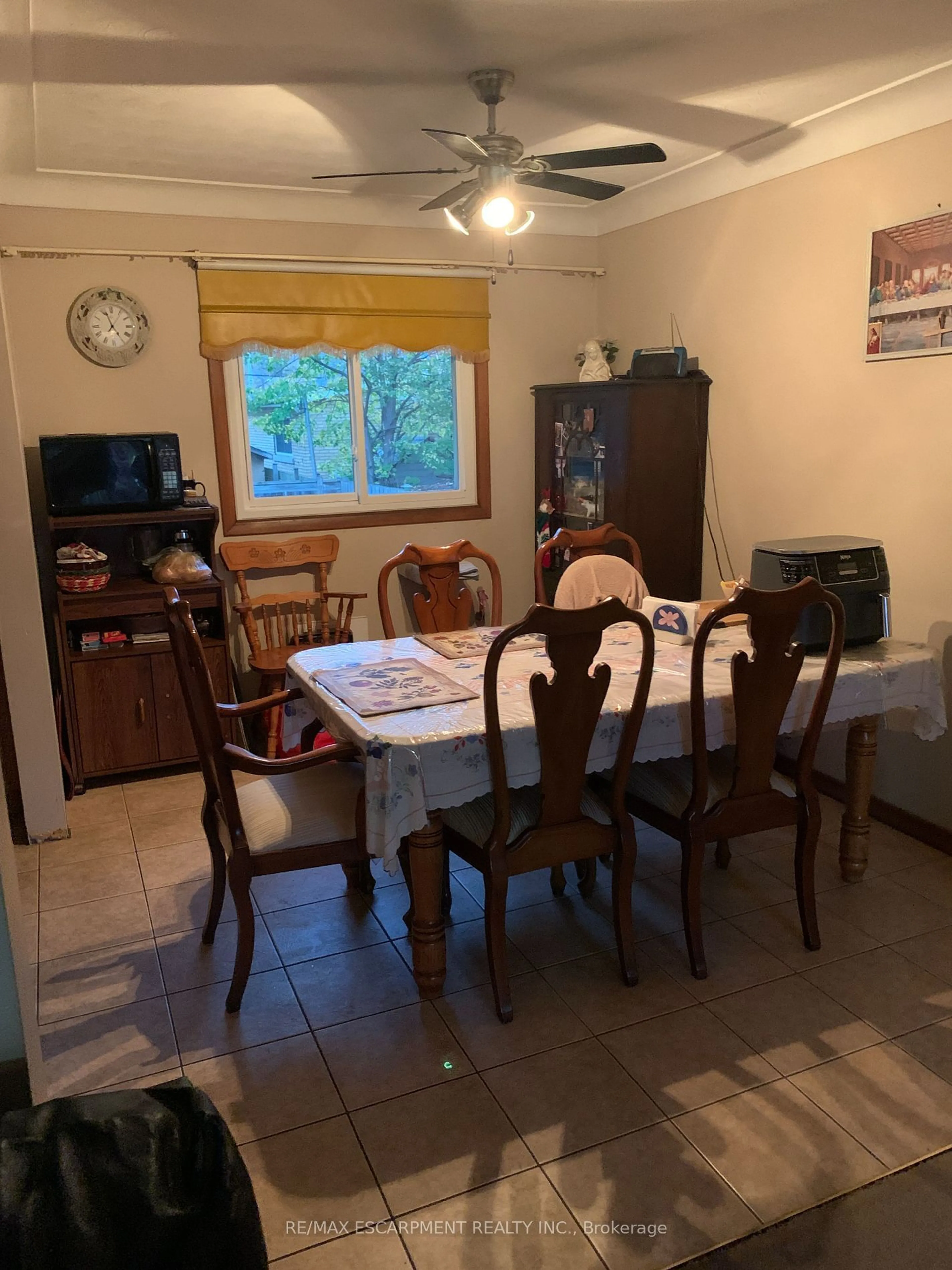 Dining room, unknown floor, cottage for 152 West 4th St, Hamilton Ontario L9C 3N2