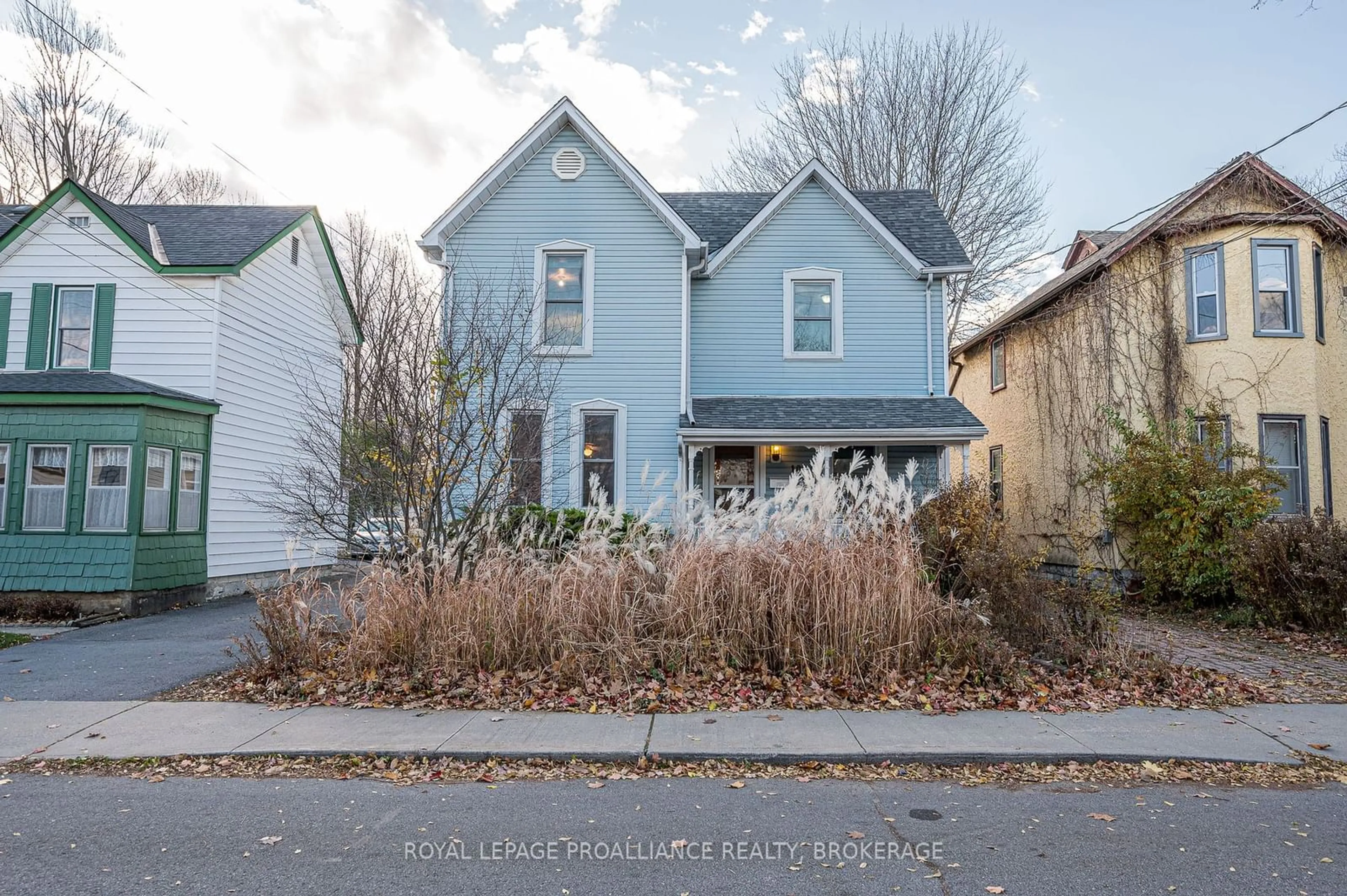 Frontside or backside of a home, the street view for 102 Livingston Ave, Kingston Ontario K7L 4L4