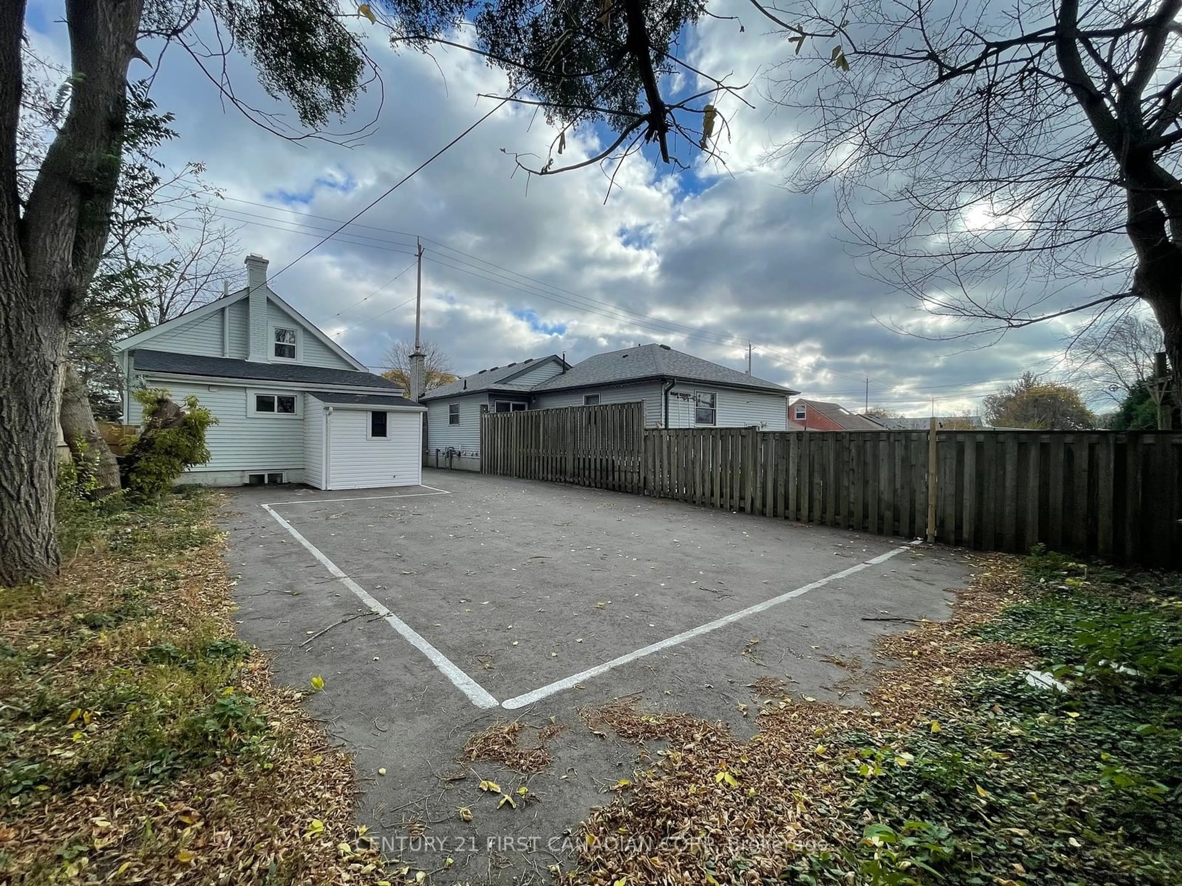 Patio, the fenced backyard for 271 HIGHBURY Ave, London Ontario N5Z 2W8