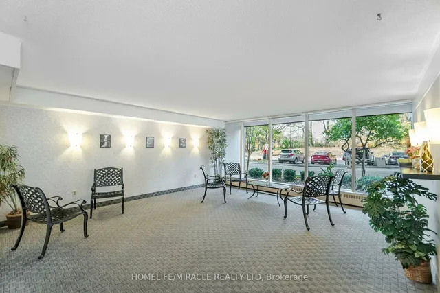 Additional property image - 1964 Main St Unit 501
