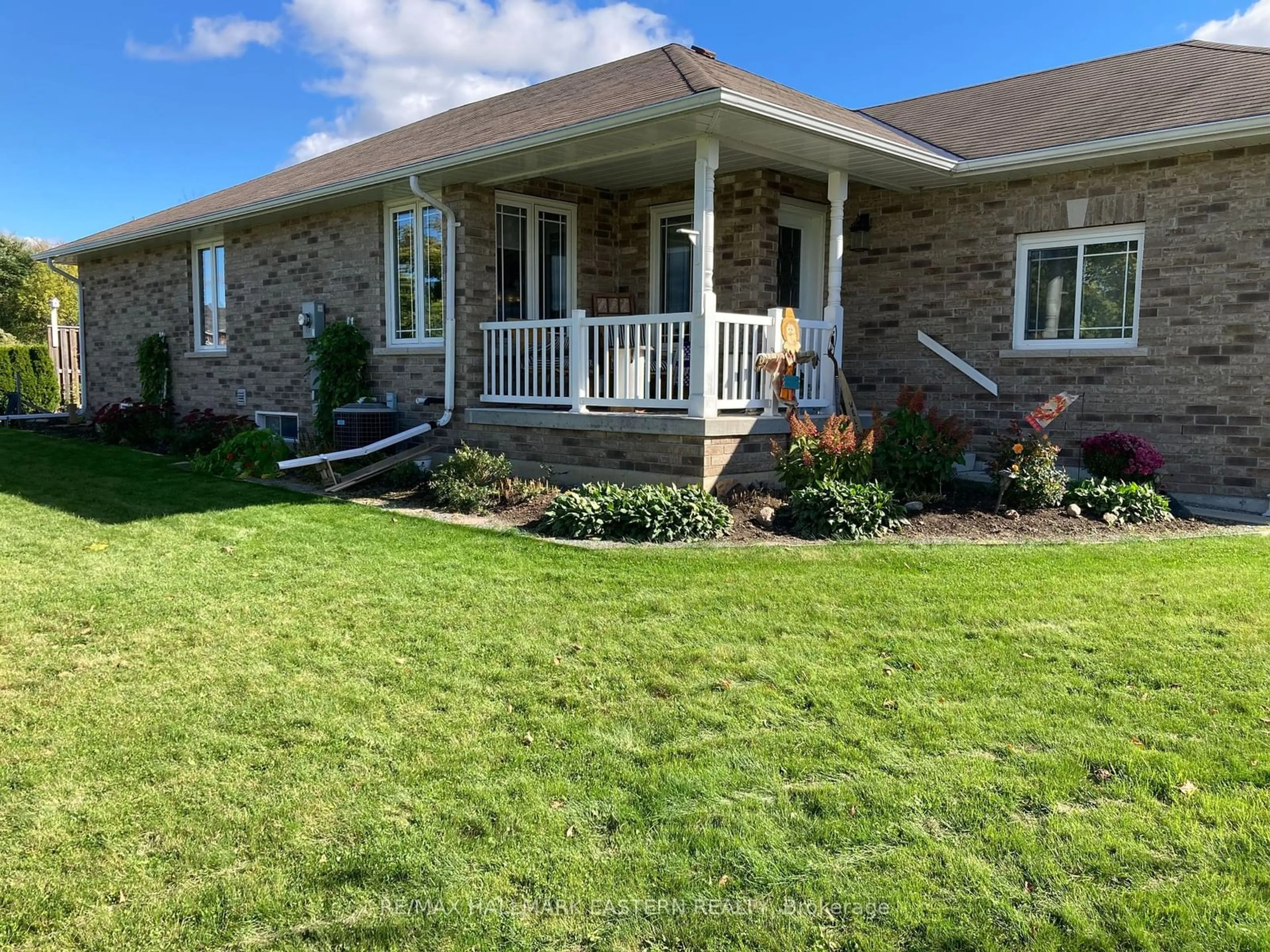 Frontside or backside of a home, cottage for 2287 Marsdale Dr, Peterborough Ontario K9L 0B6