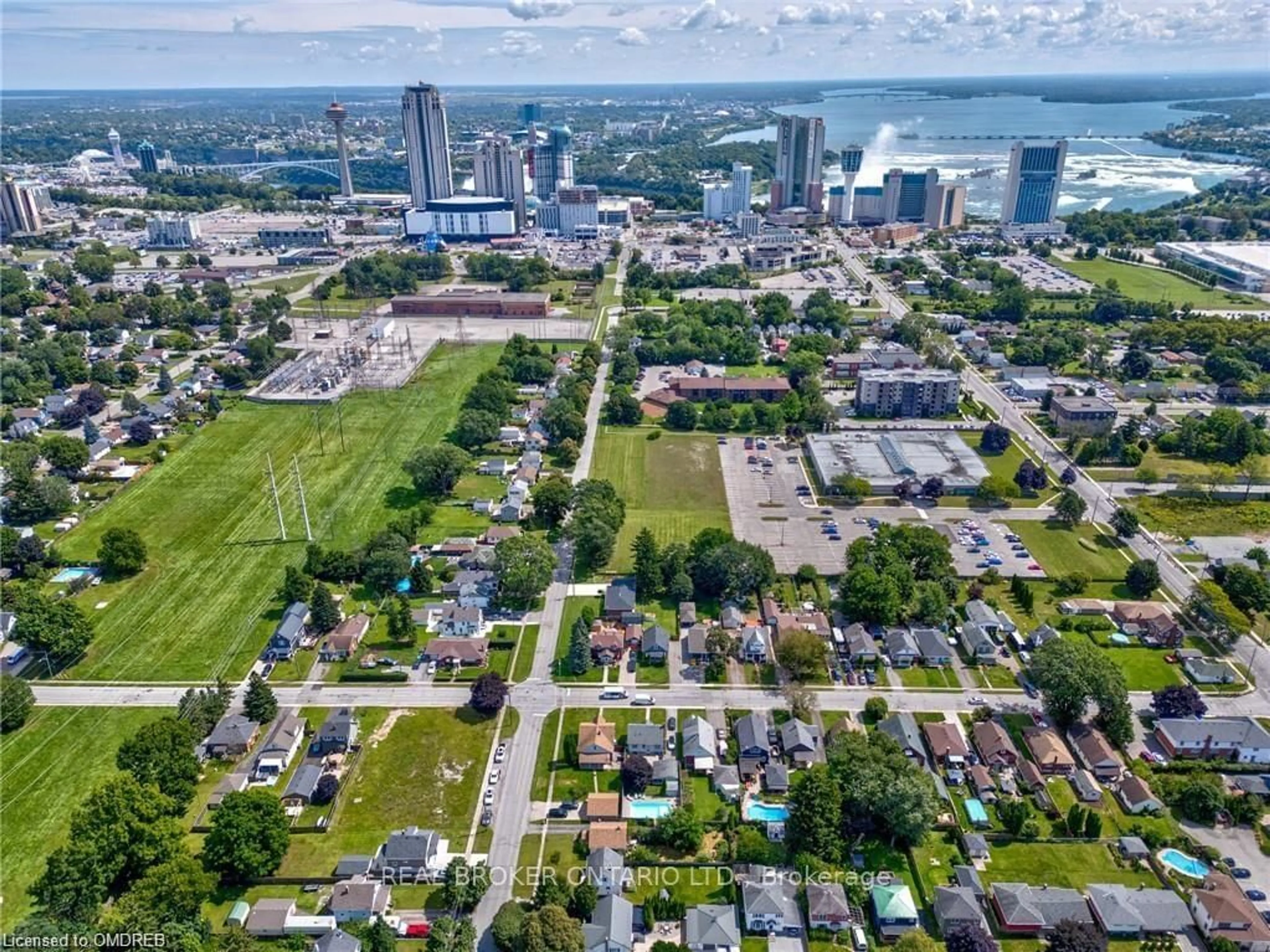 A pic from exterior of the house or condo, the view of city buildings for 6024 Dixon St, Niagara Falls Ontario L2G 2L3