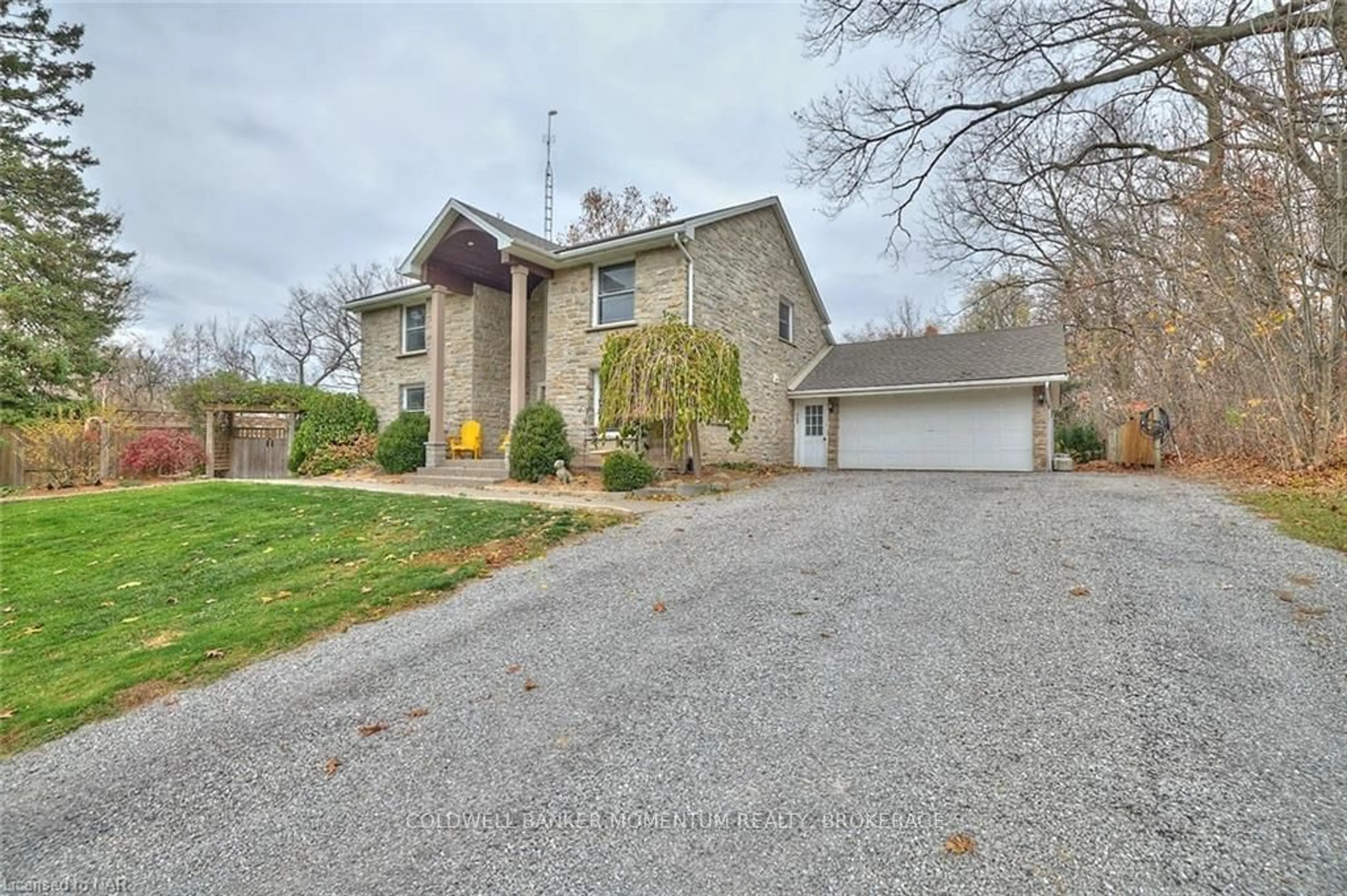 A pic from exterior of the house or condo, the street view for 6147 STAMFORD TOWNLINE Rd, Niagara-on-the-Lake Ontario L0S 1P0