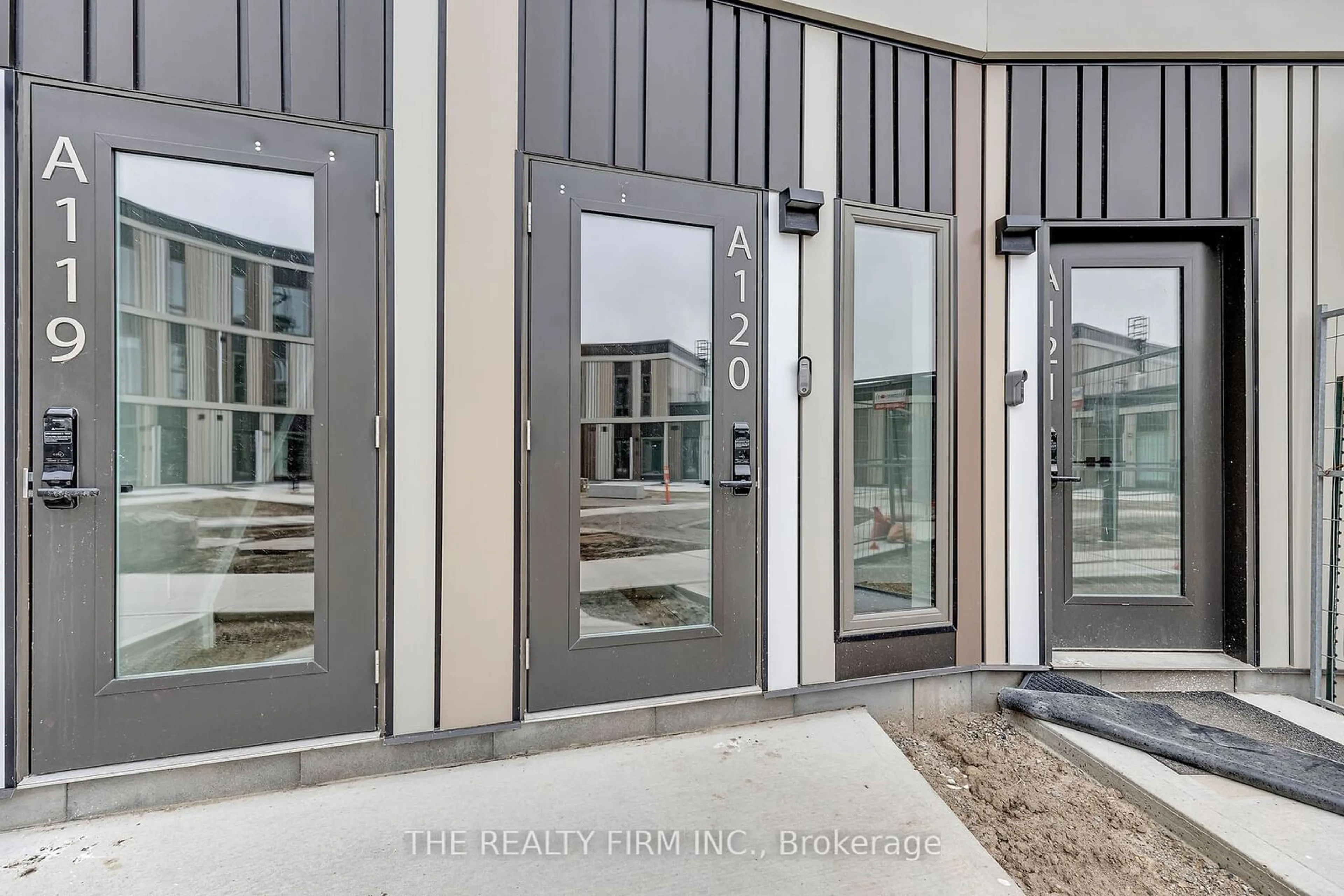 Indoor entryway, wood floors for 2082 Lumen Dr #A120, London Ontario N6K 0L3