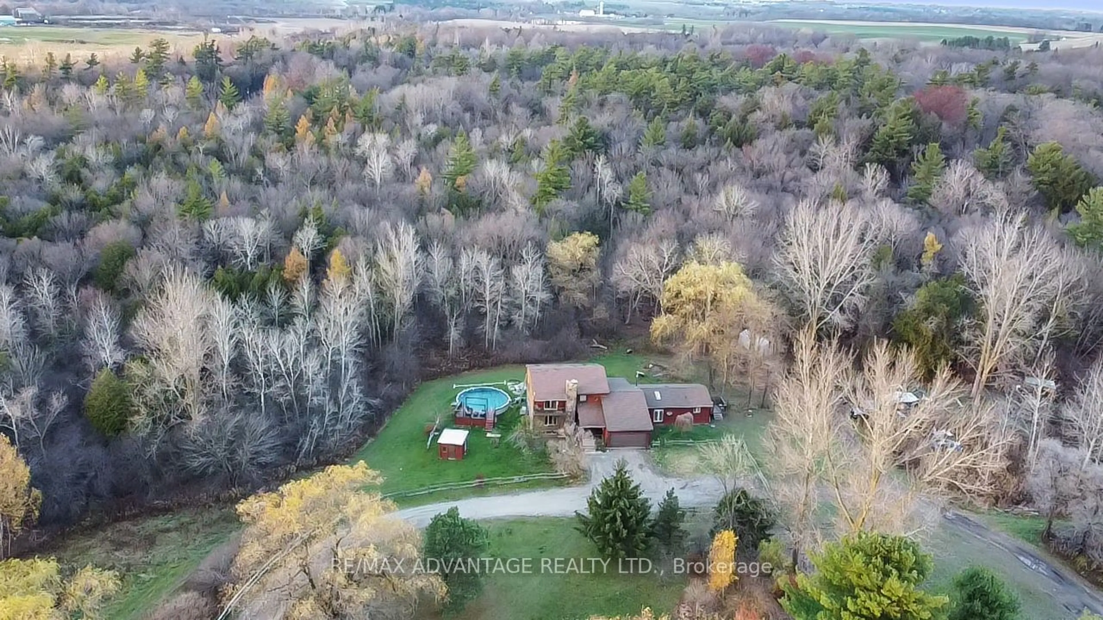 A pic from exterior of the house or condo, the fenced backyard for 403167 Robinson Rd, South-West Oxford Ontario N5C 3J7