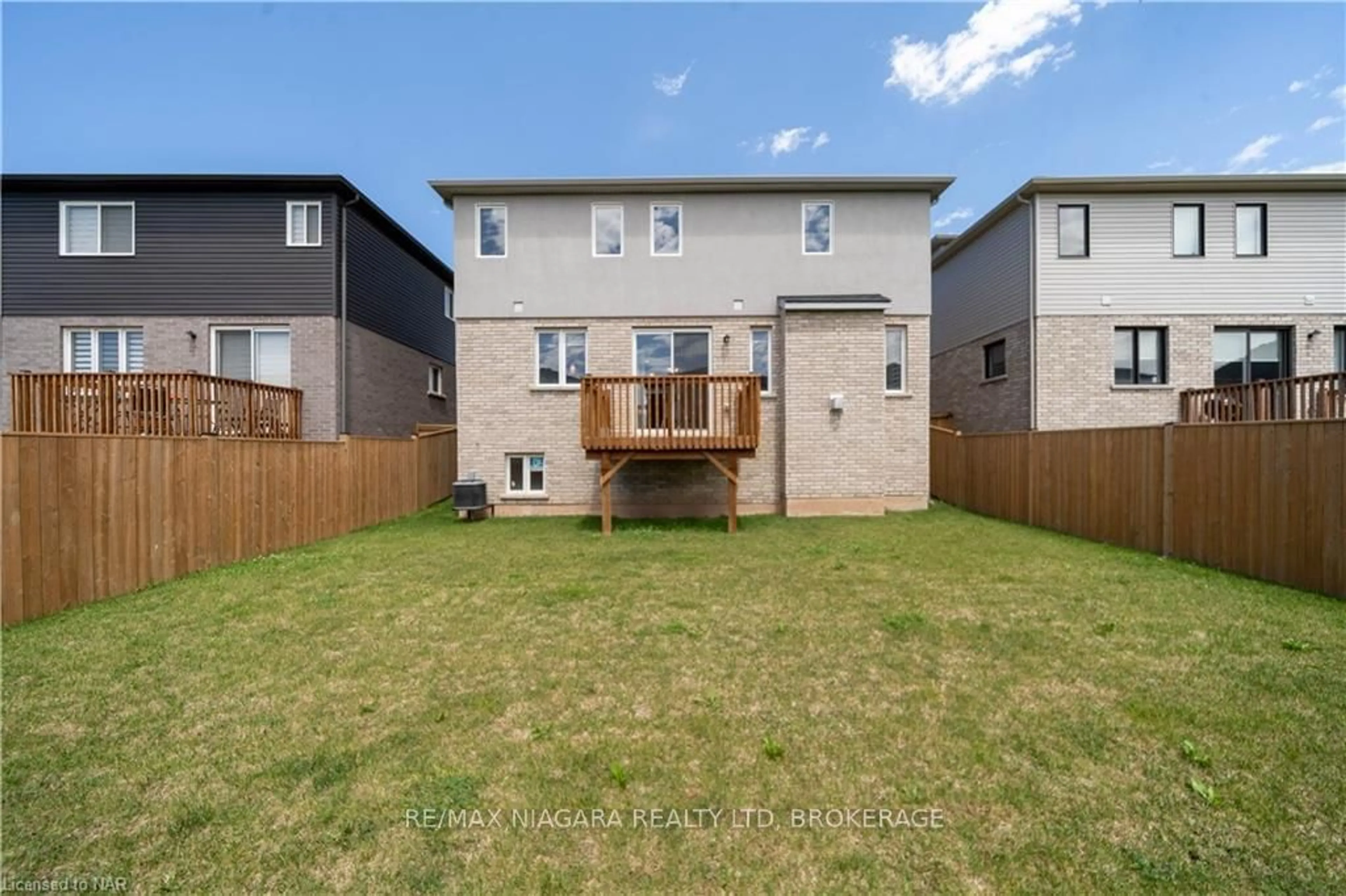 Frontside or backside of a home, the fenced backyard for 8064 CITATION Rd, Niagara Falls Ontario L2H 3H7