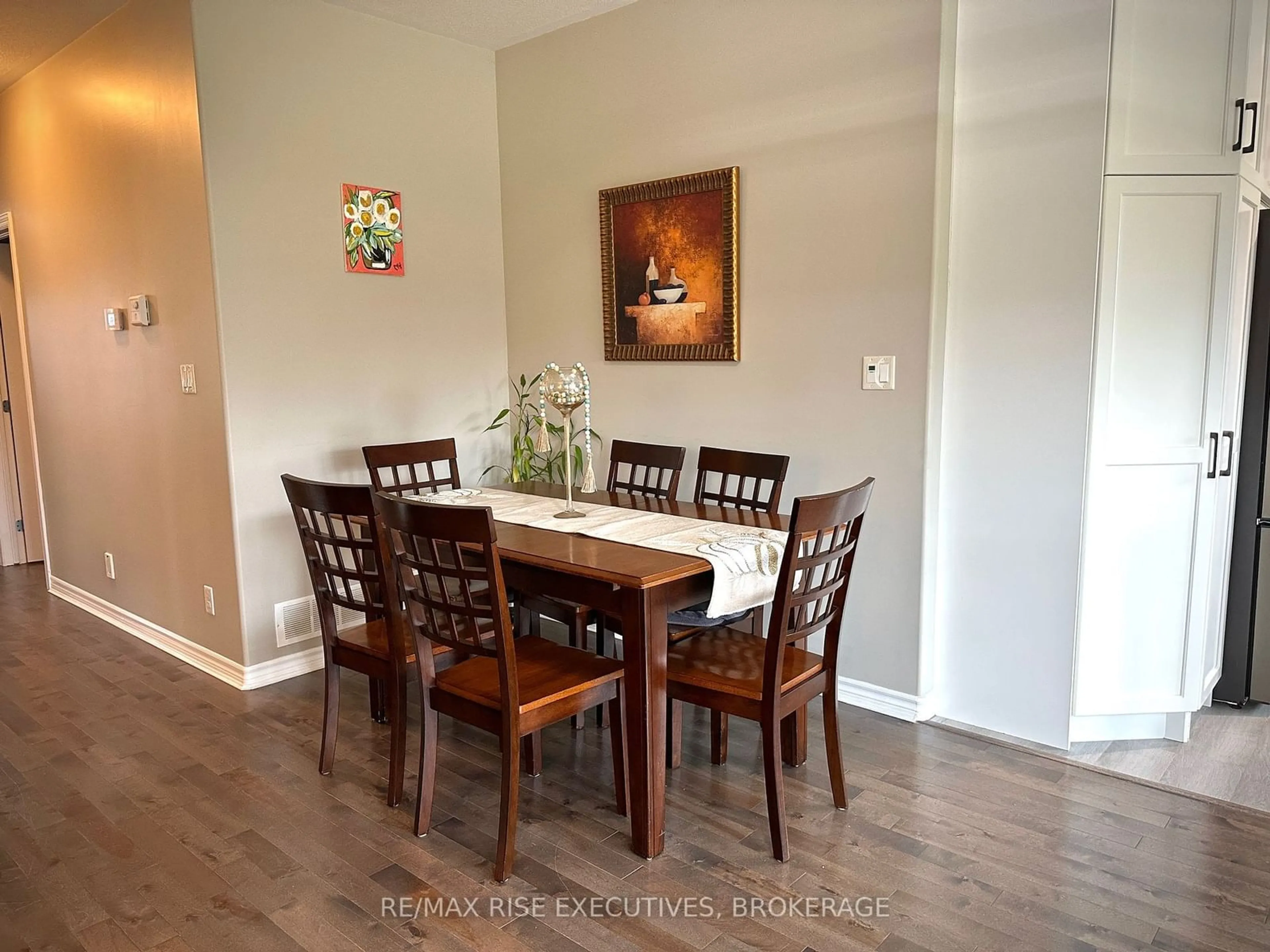 Dining room, wood floors for 123 MACDOUGALL Dr, Loyalist Ontario K7N 0A2