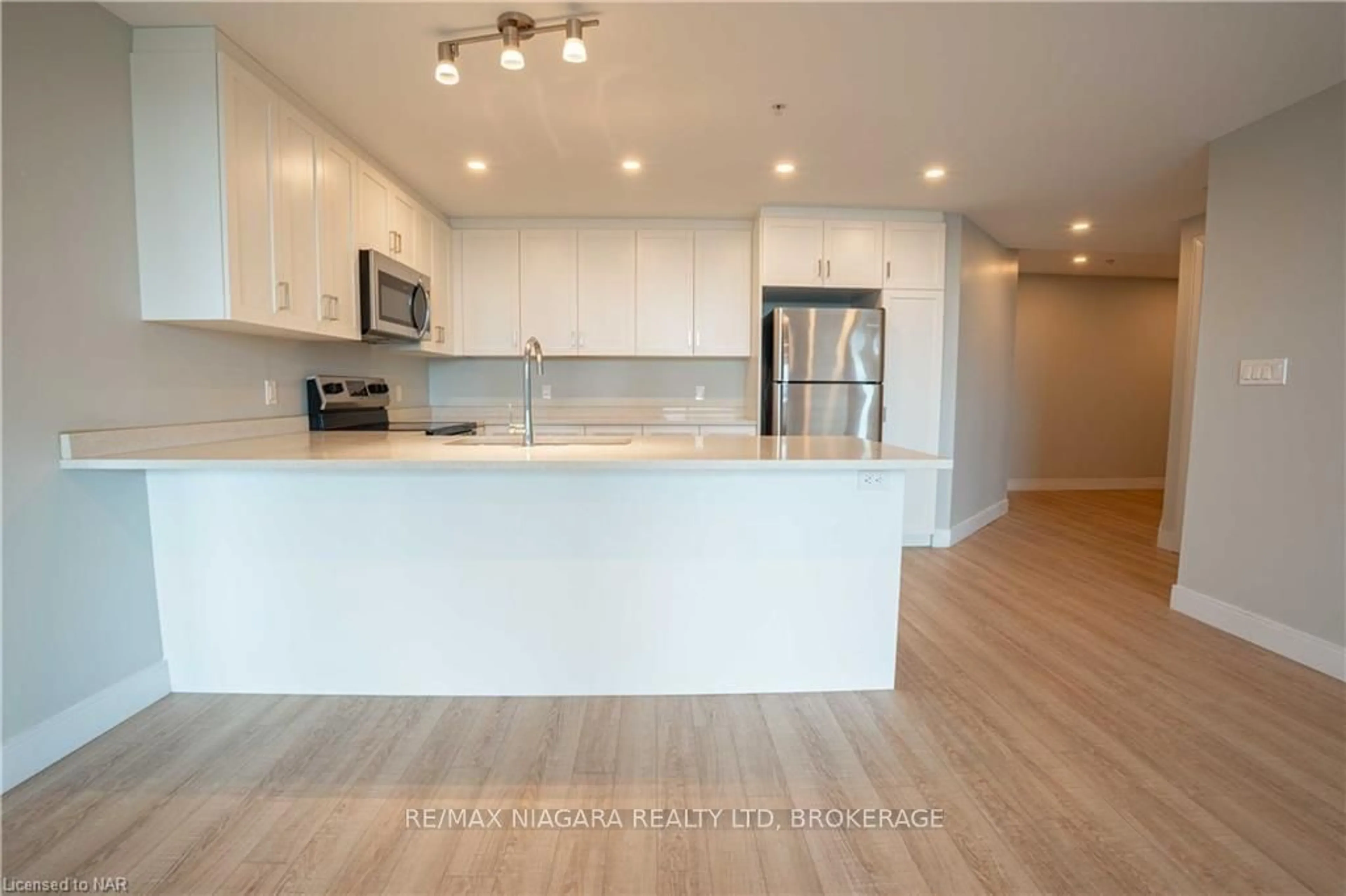 Open concept kitchen for 300G FOURTH Ave #409, St. Catharines Ontario L2R 6P9