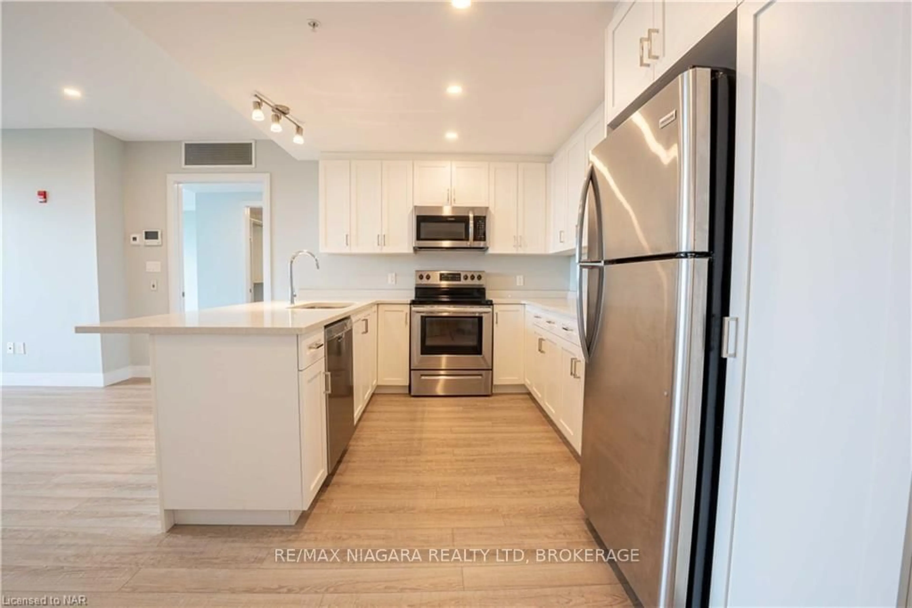 Open concept kitchen for 300G FOURTH Ave #409, St. Catharines Ontario L2R 6P9