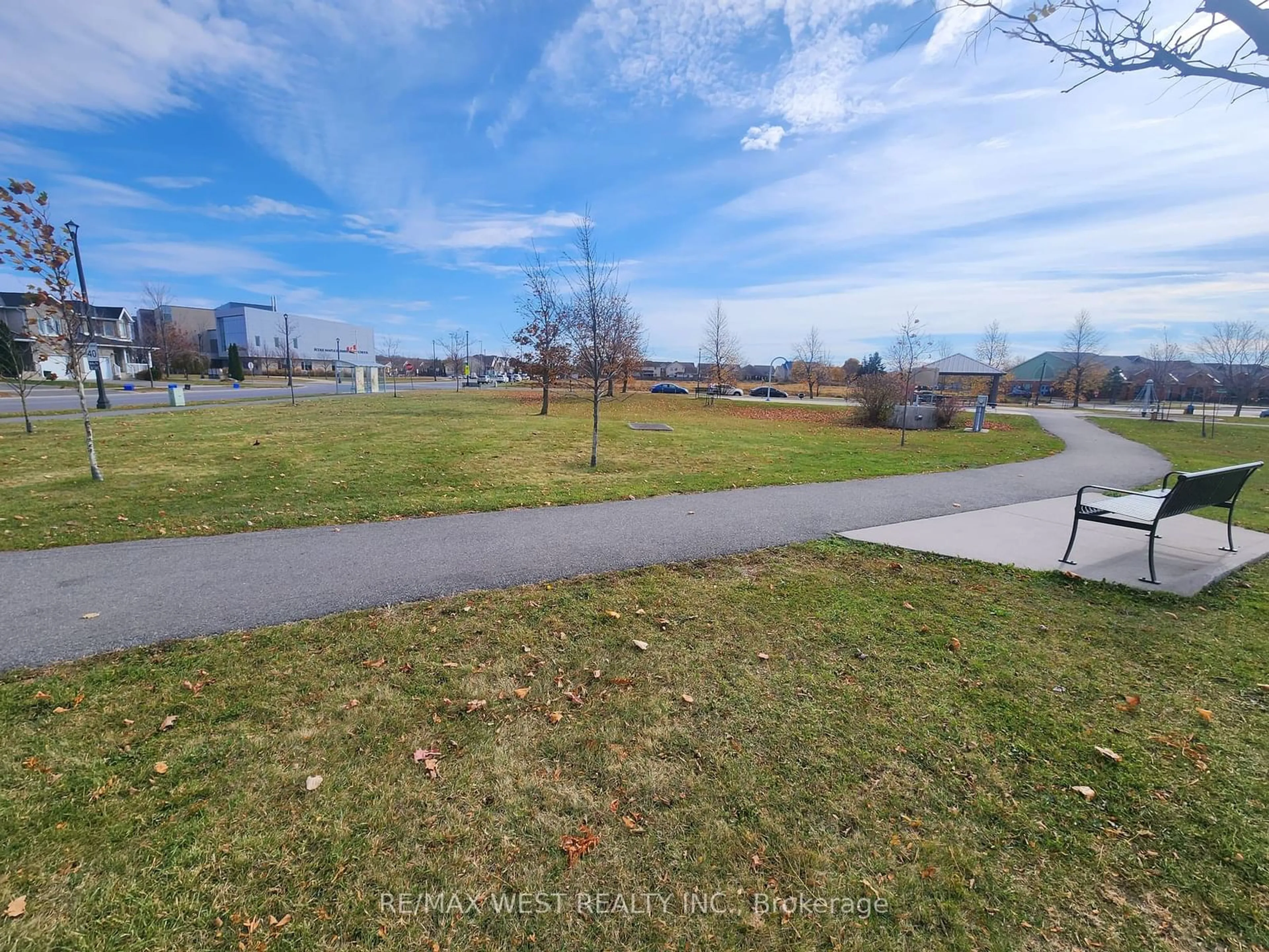 A pic from exterior of the house or condo, the street view for 1059 Greenwood Park, Kingston Ontario K7K 0A4